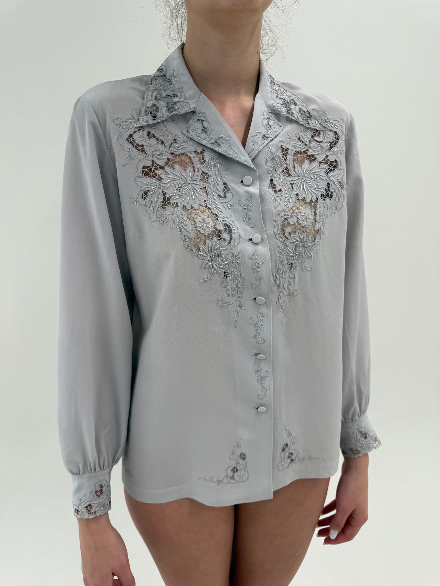 Cămașa luxury bijuterie din mătase naturală brodată manual silver gray