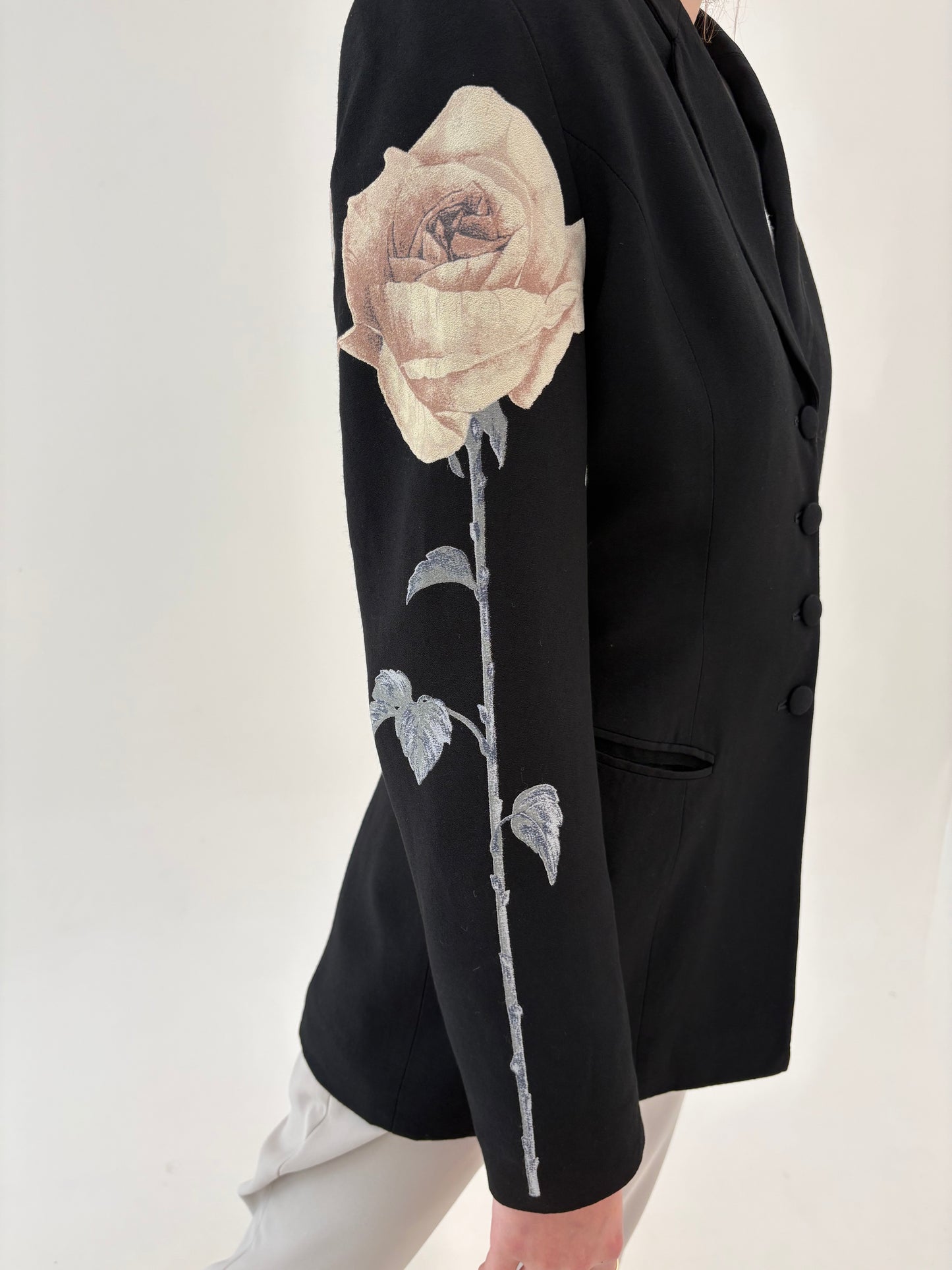 Sacou vintage negru tall cu print floral superb in croi cambrat