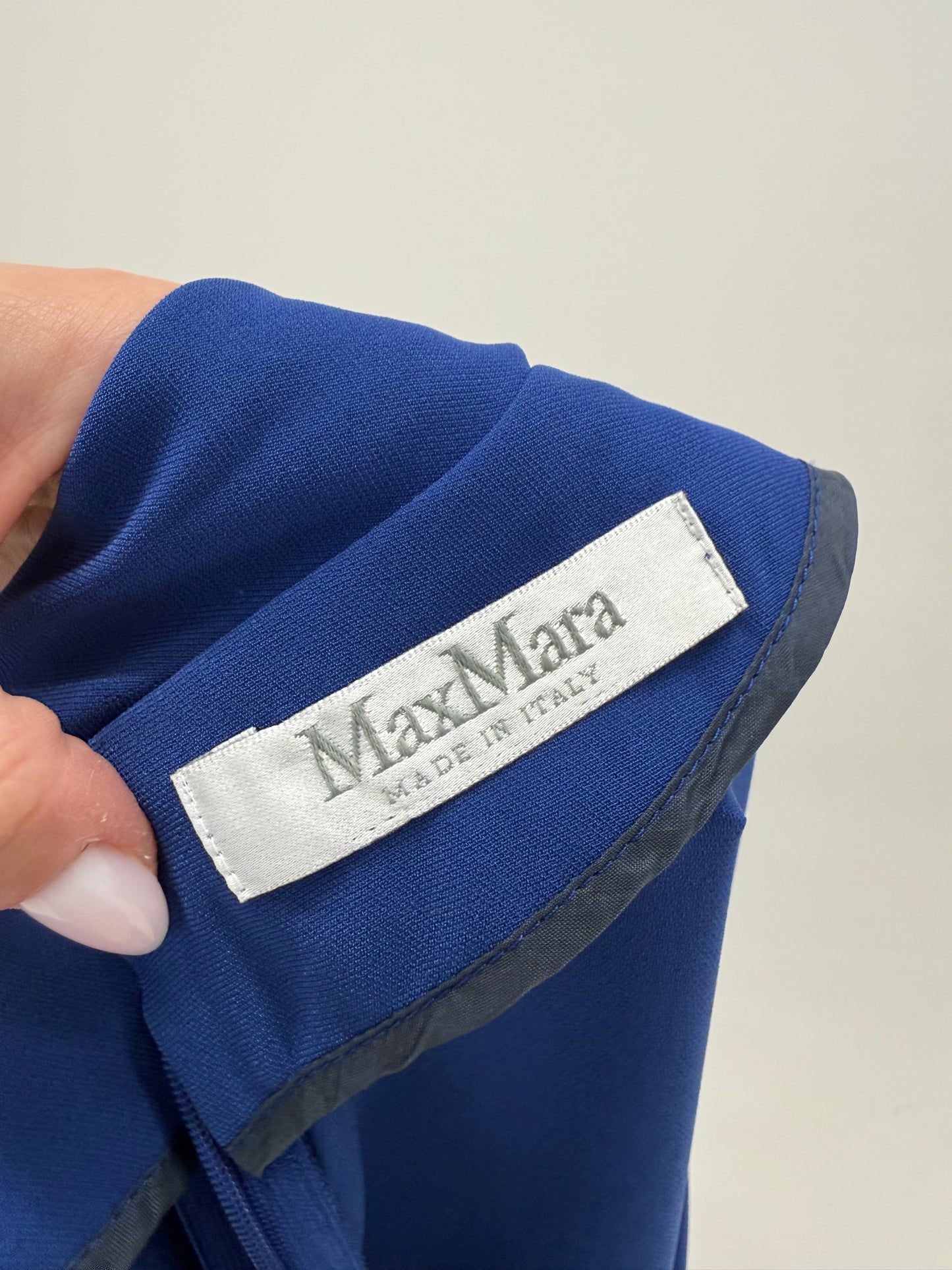 Rochie Max Mara de la business la cocktail albastru regal