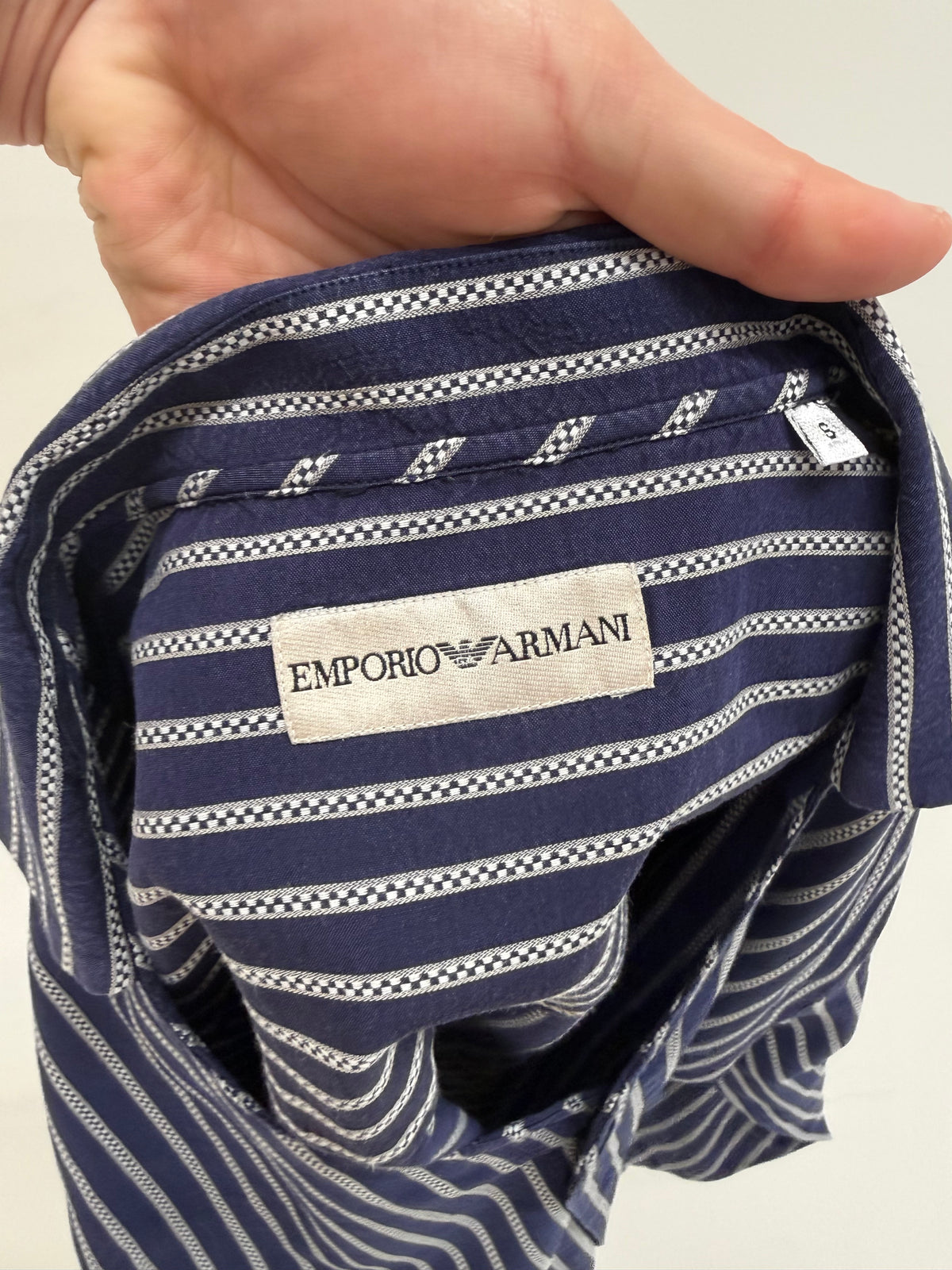 Cămașa Armani din poplin gros excepțional jacquard cu dungi verticale
