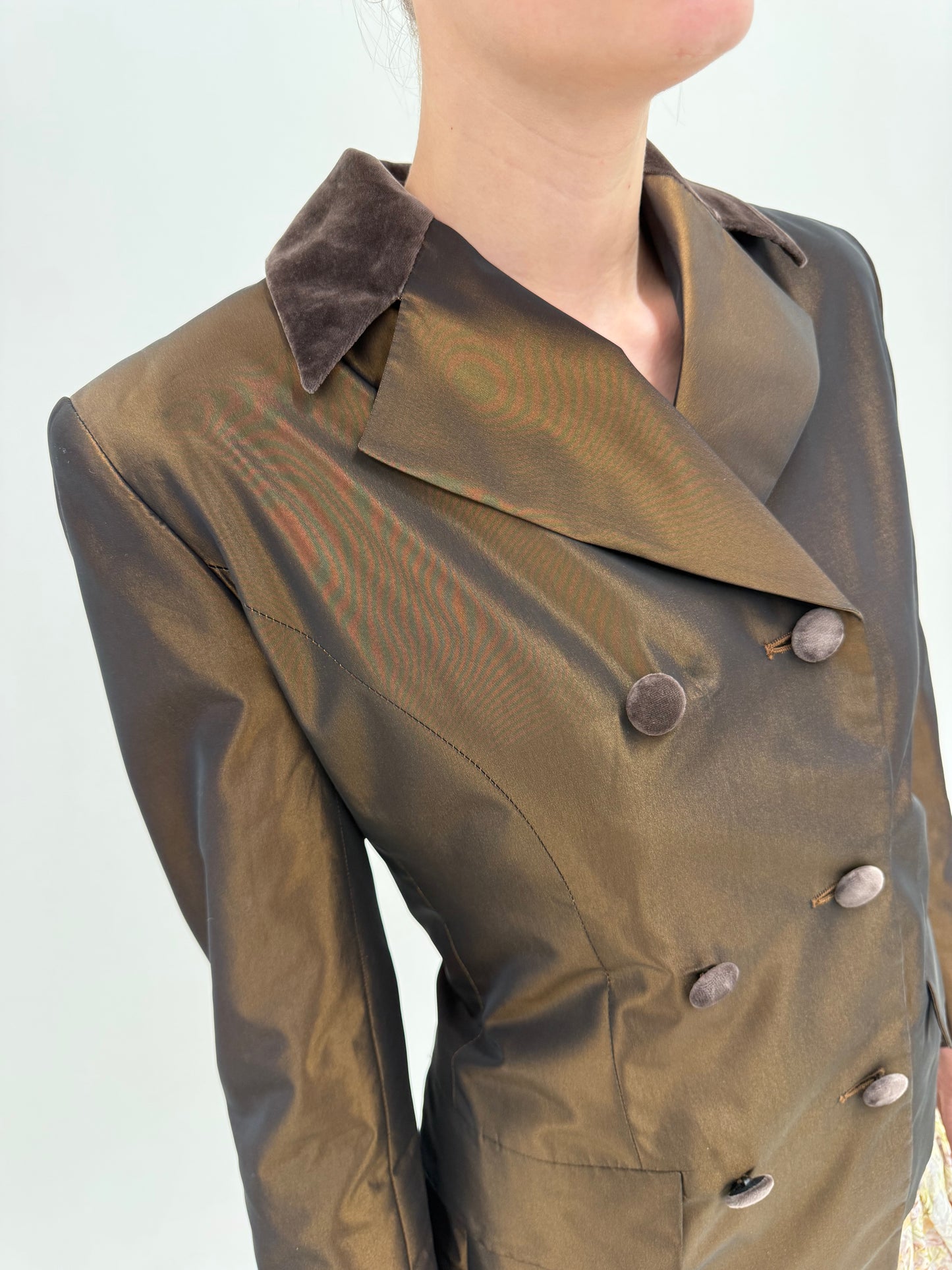 Sacou vintage Valentino din chantung cu închidere dublă cambrat