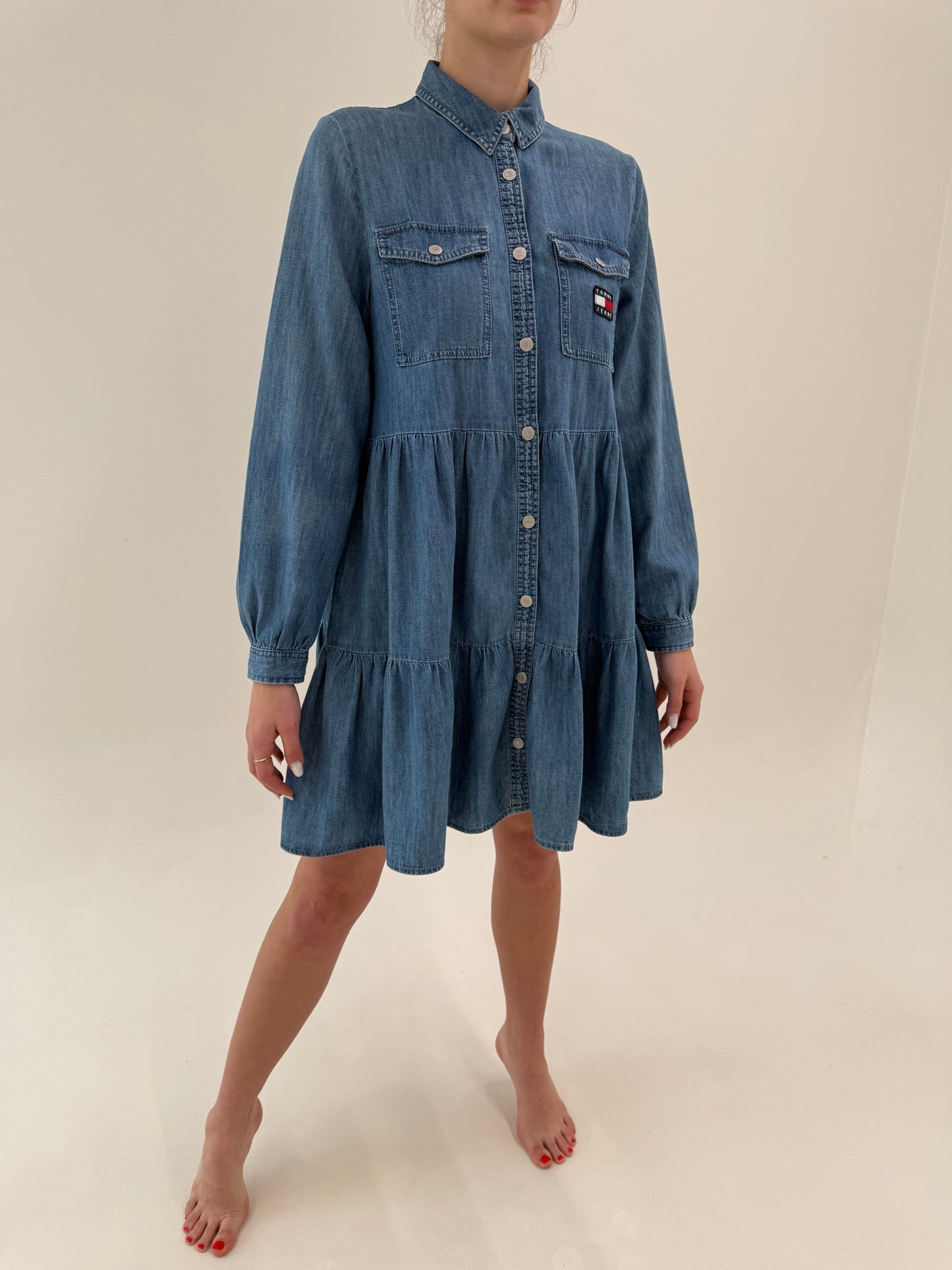 Rochie Tommy Hilfiger din jeans subțire în croi lejer