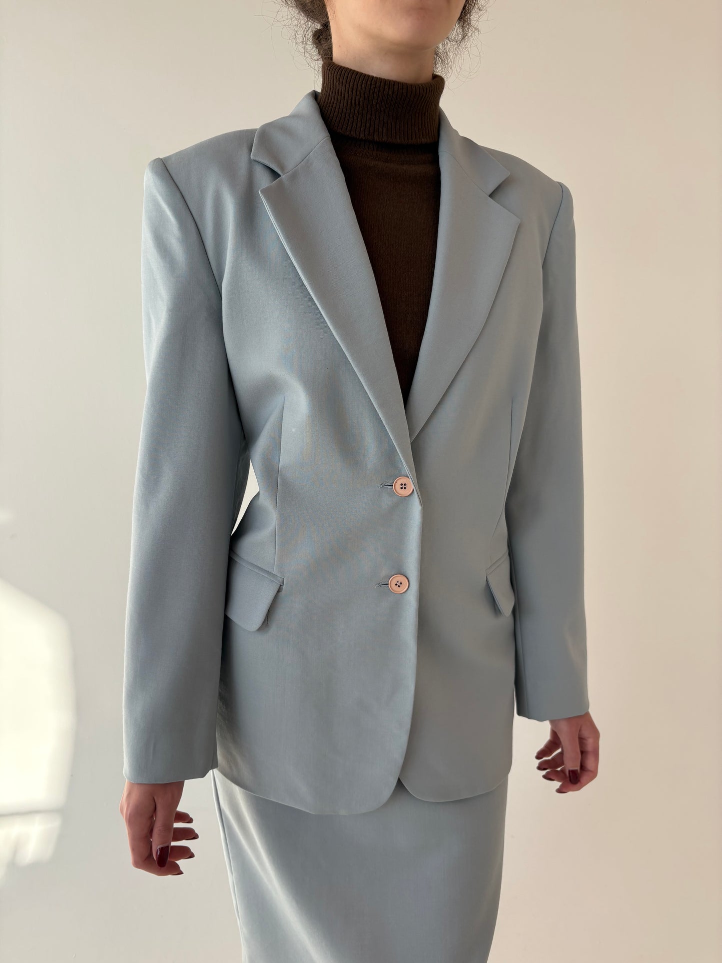 Deux piece baby blue în stil clasic revenit în trend din lana extrafina