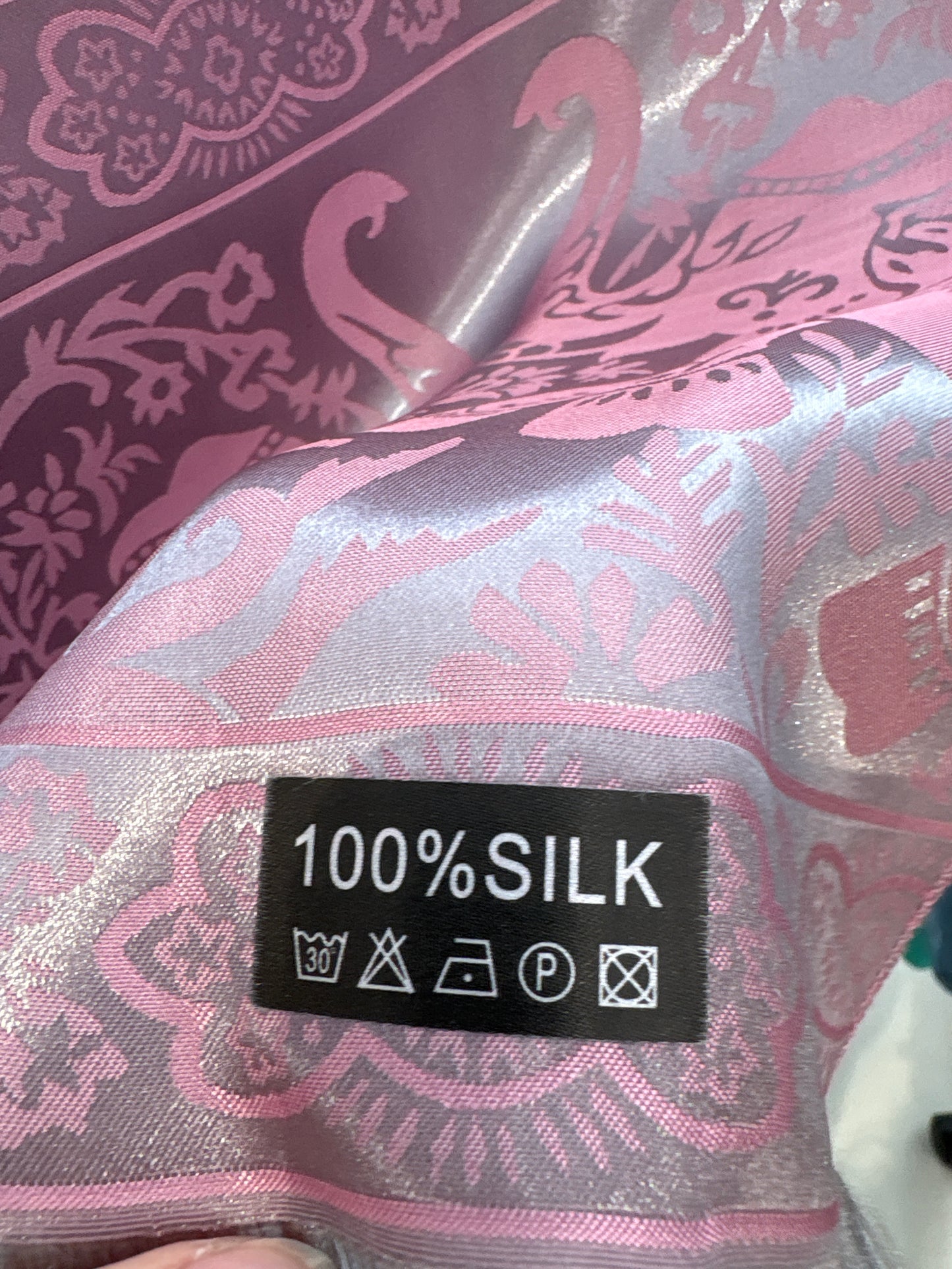 Stole powder pink cu influențe asiatice din mătase naturală