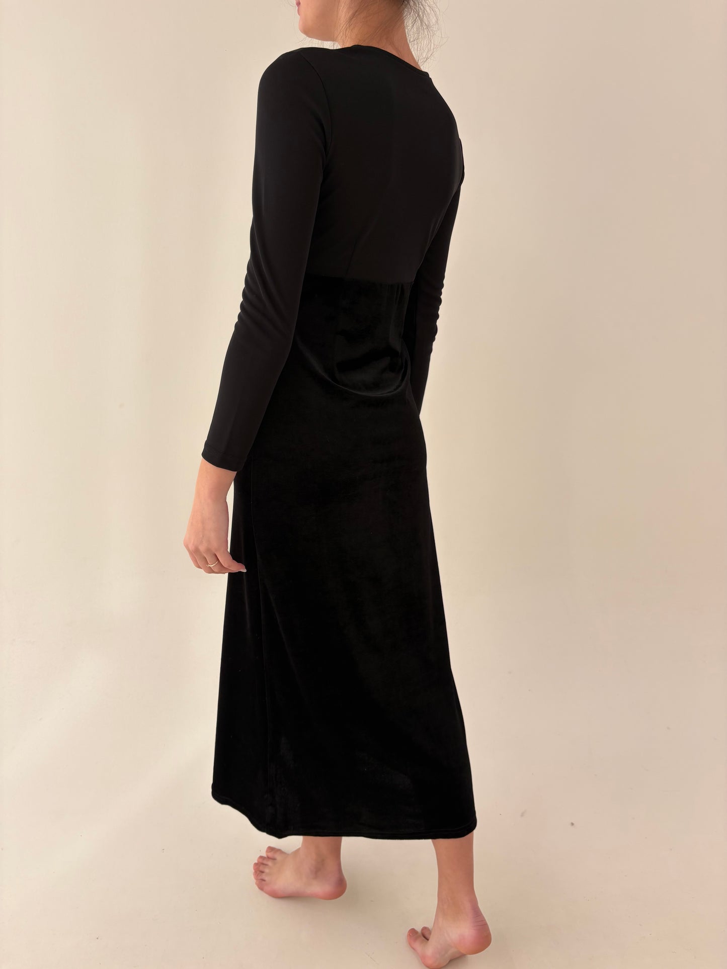 LBD ultra feminin din catifea confort și mesh in croi atemporal