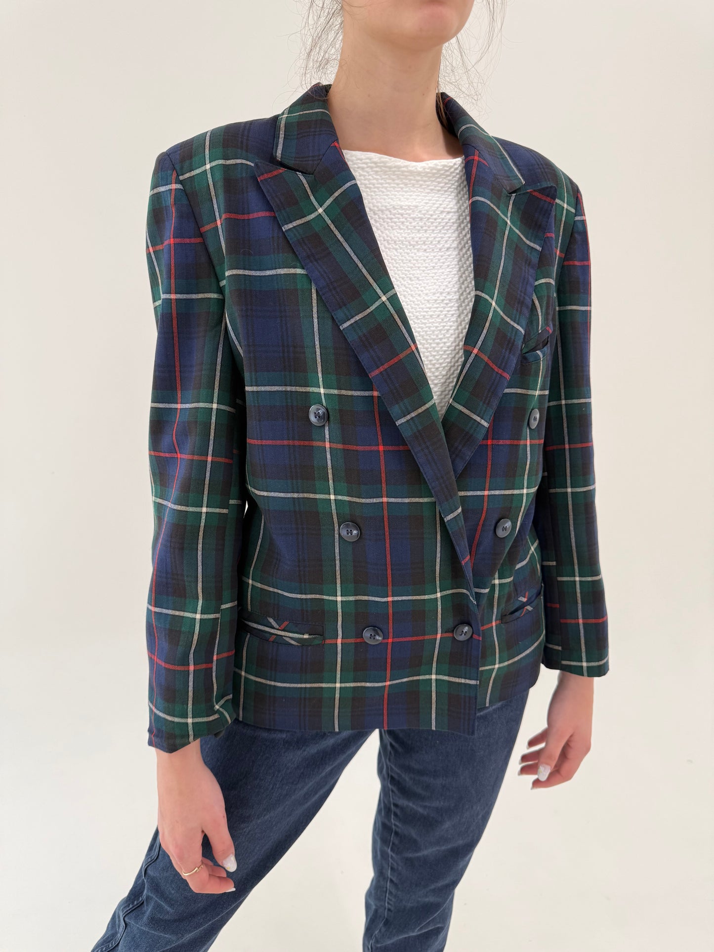 Sacou în carouri cu închidere dublă din stofita lightweight și culori clasice