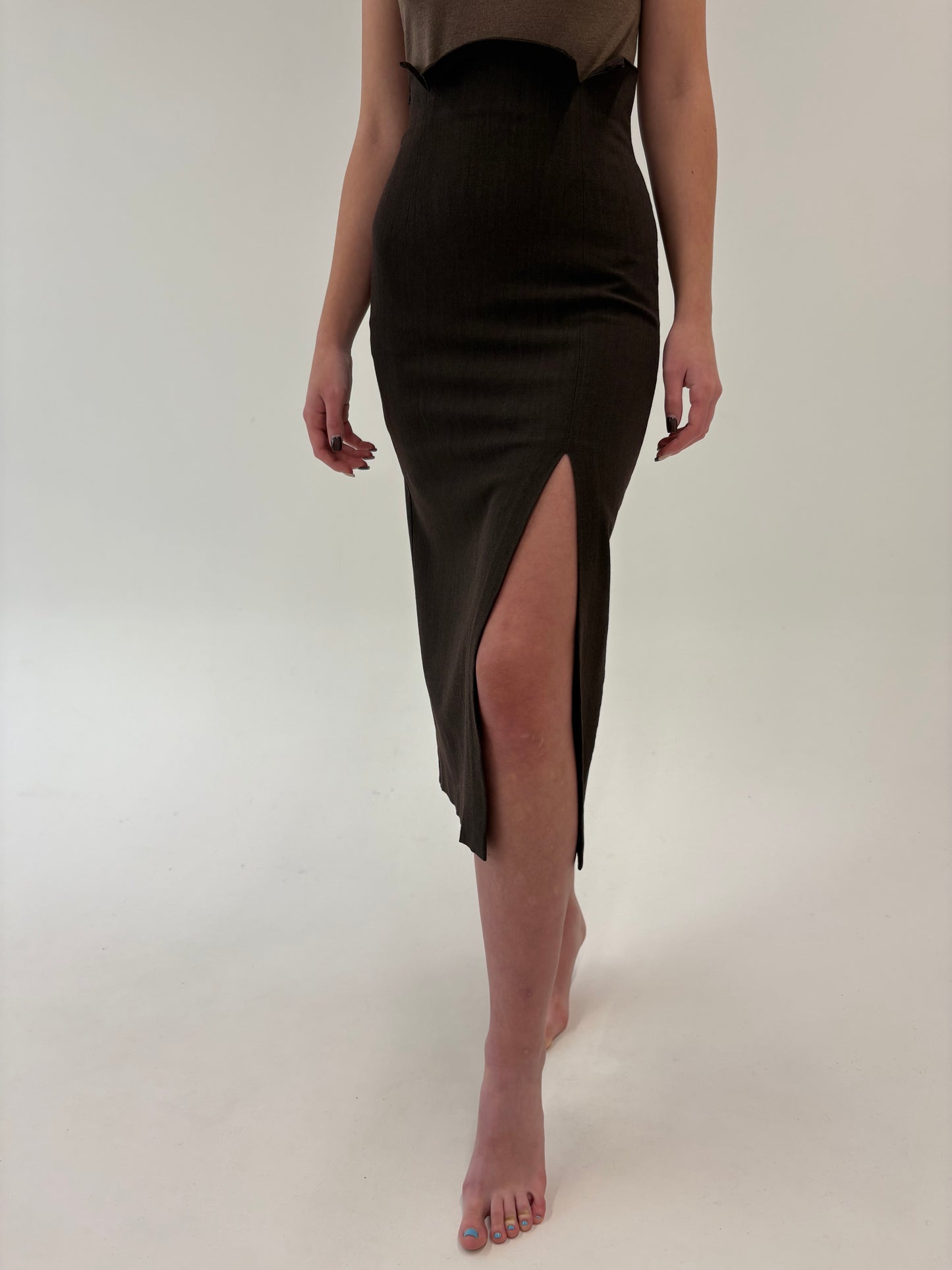 Fustă chocolate brown midi spre maxi cu talie deconstruită din lana extrafina