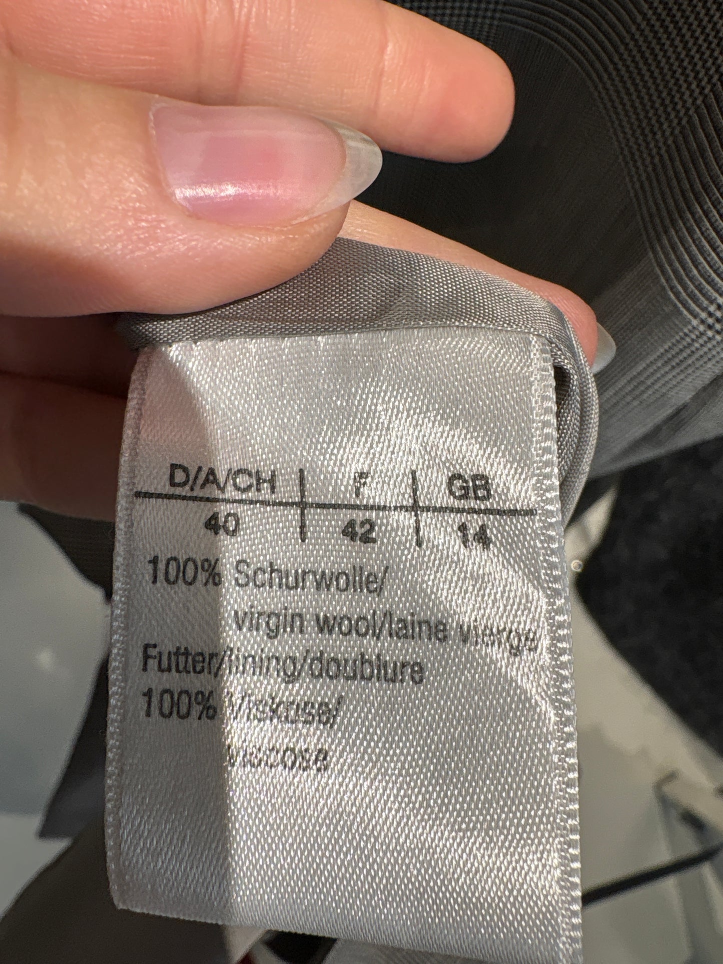 Rochie în carouri fine alb negru din stofă de lana extrafina