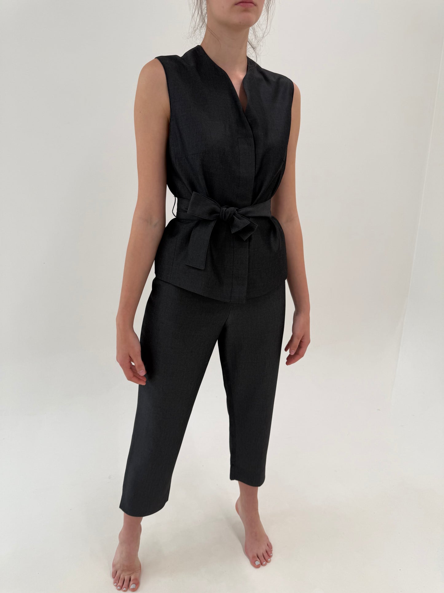 Costum business de vară din stofita excepțională lightweight în croi actual