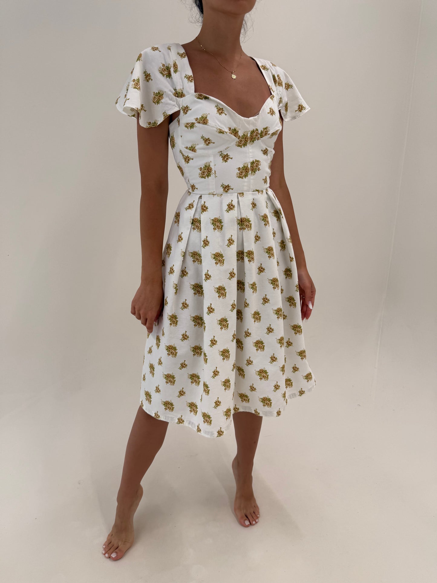 Rochie vintage în croi de ani 50 cu corsaj și decolteu inimă fin pânză de bumbac