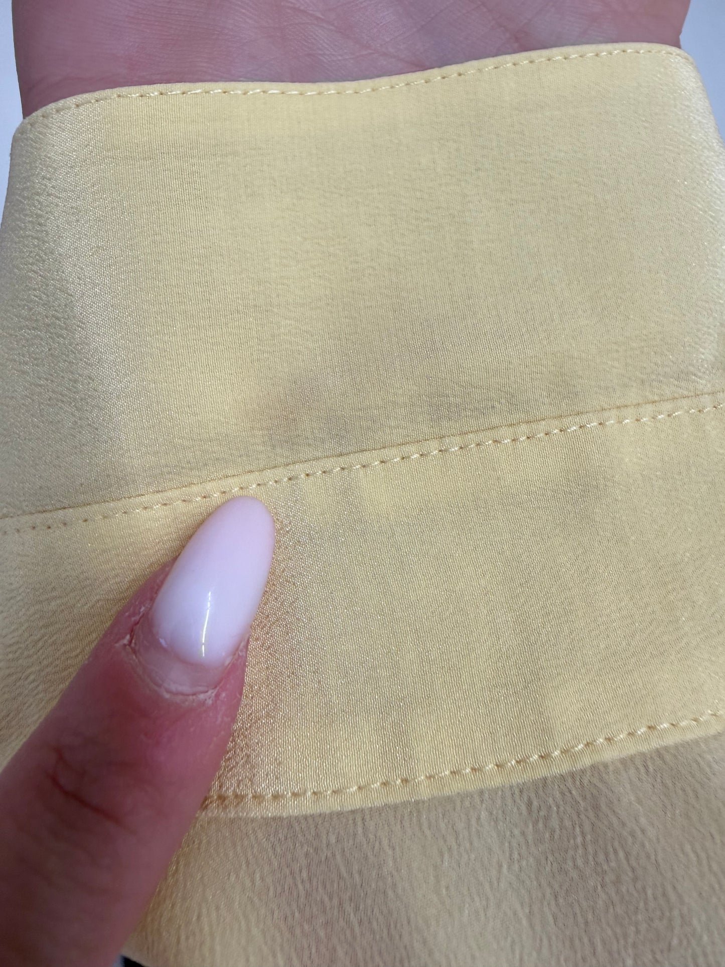 Cămașa vintage din mătase naturală butter yellow în croi drapat