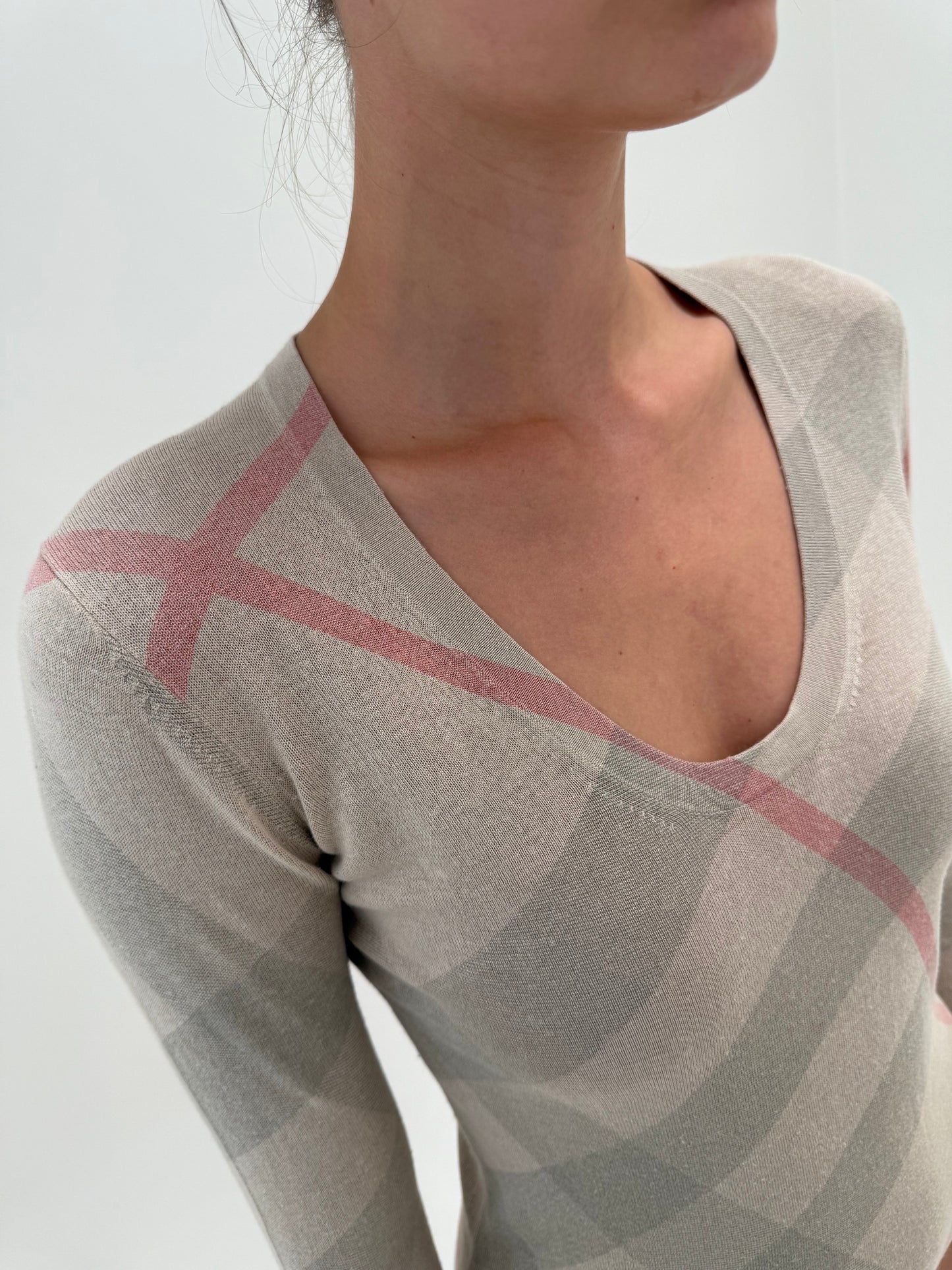 Soft knit Burberry din mătase naturală și bumbac cu printul specific brandului