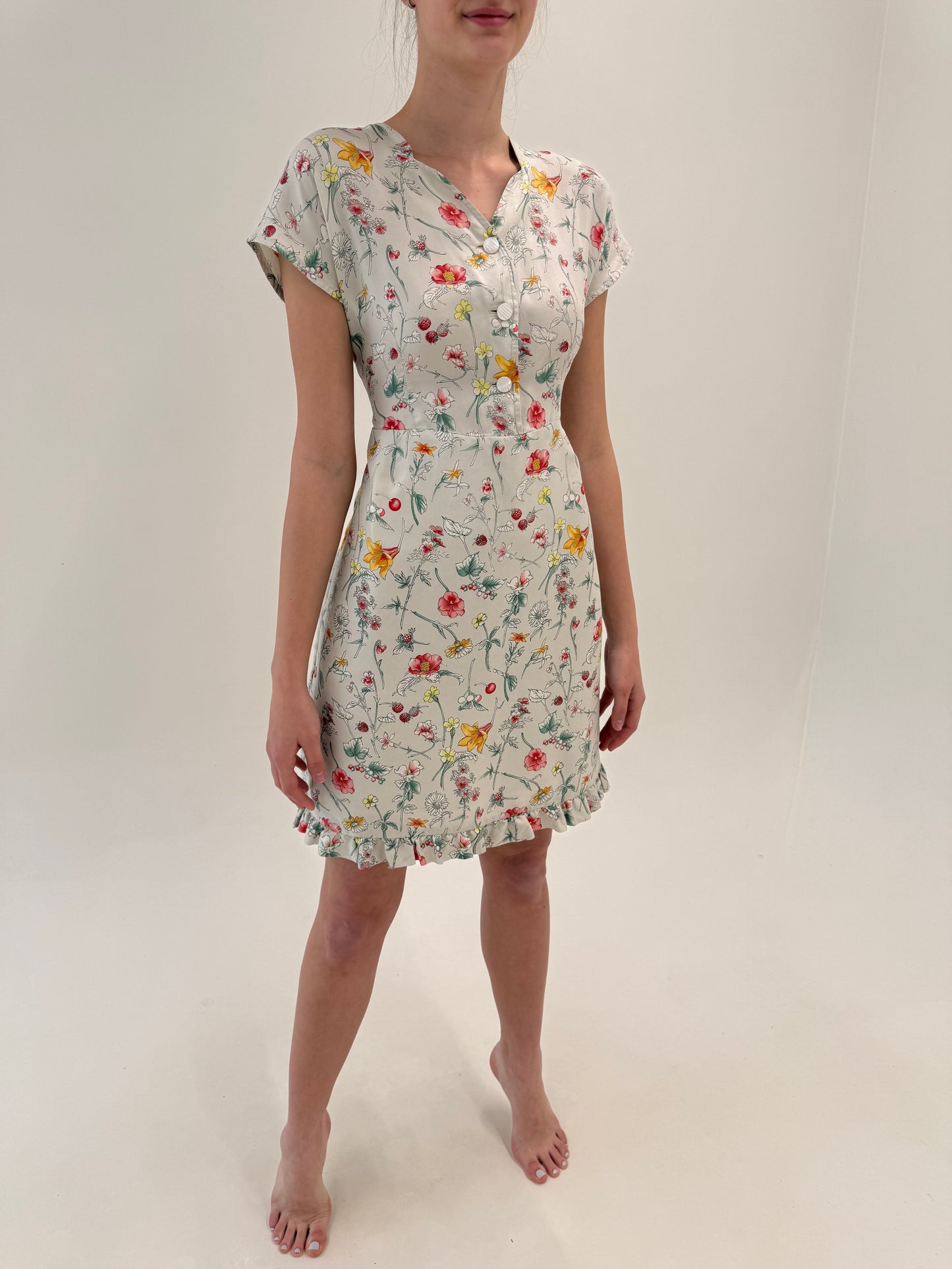 Rochie din mătase naturală cu talie use marcată și print floral superb