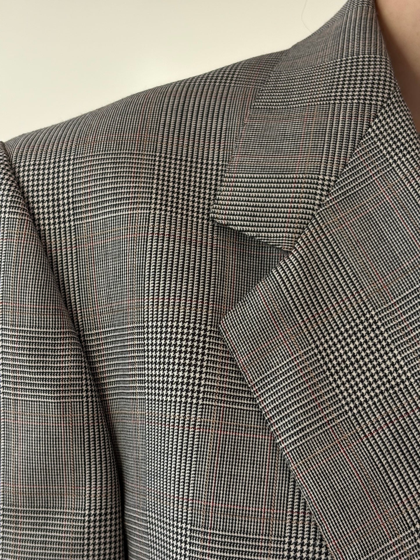 Sacou ultra luxury Zegna din stofă ușor structurată de lana în carouri pied de coq