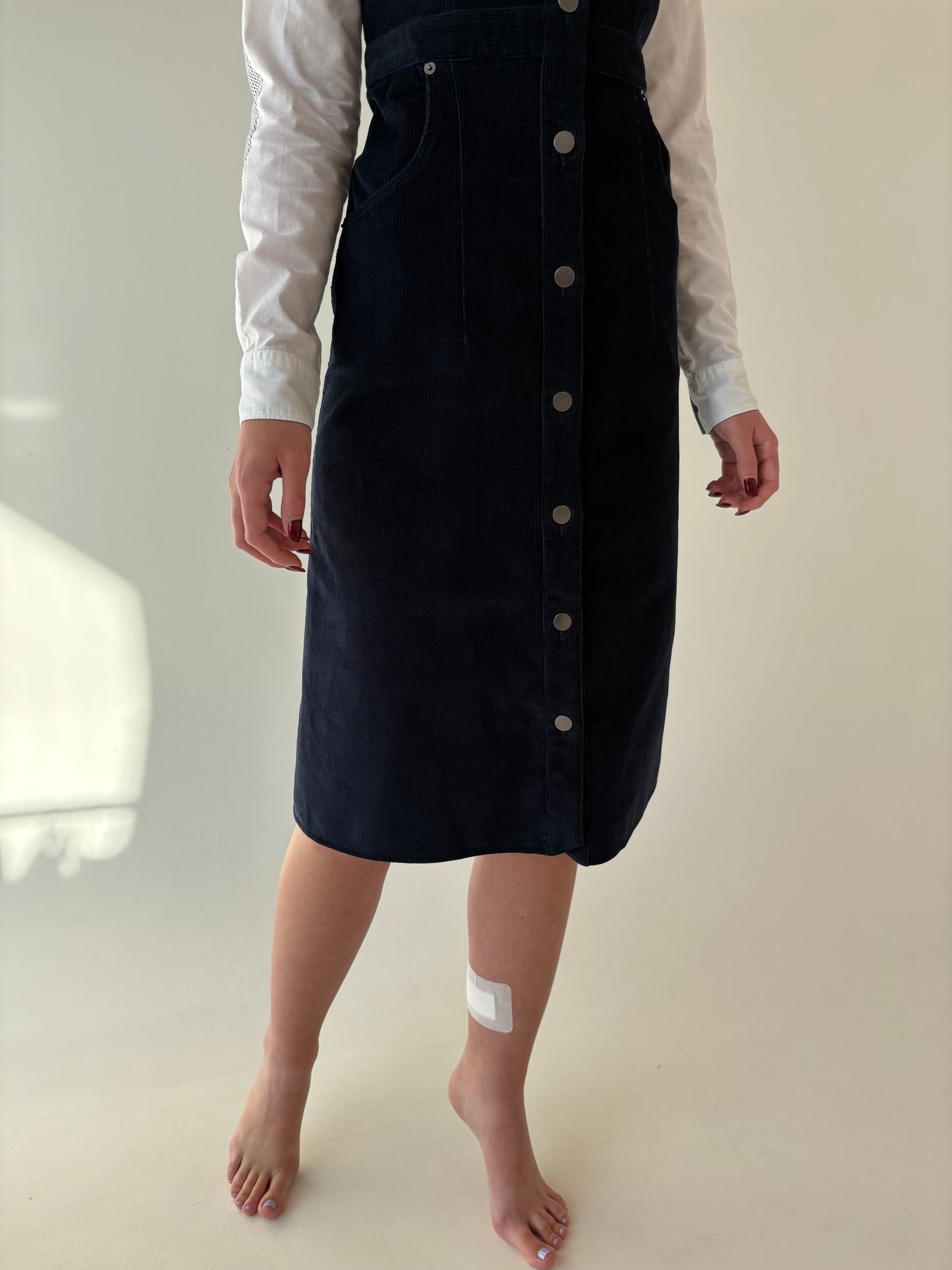 Rochie Navy cu talie ultra înaltă marcată din corduroy