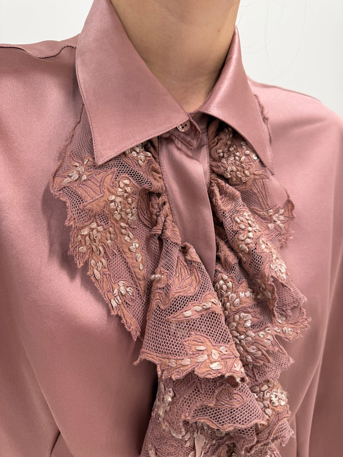 Cămașa Roberto Cavalli din mătase naturală cu jabou bogat dusty Pink