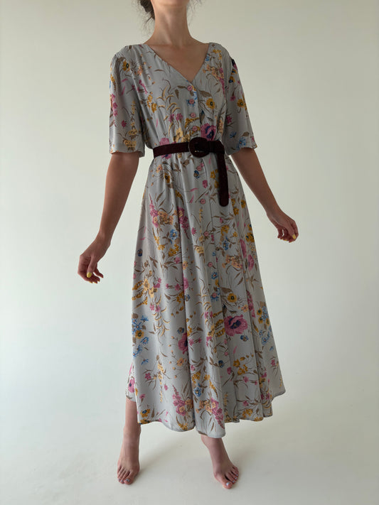 Rochie vintage maxi baby blue cu decupaj la spate și talie marcată