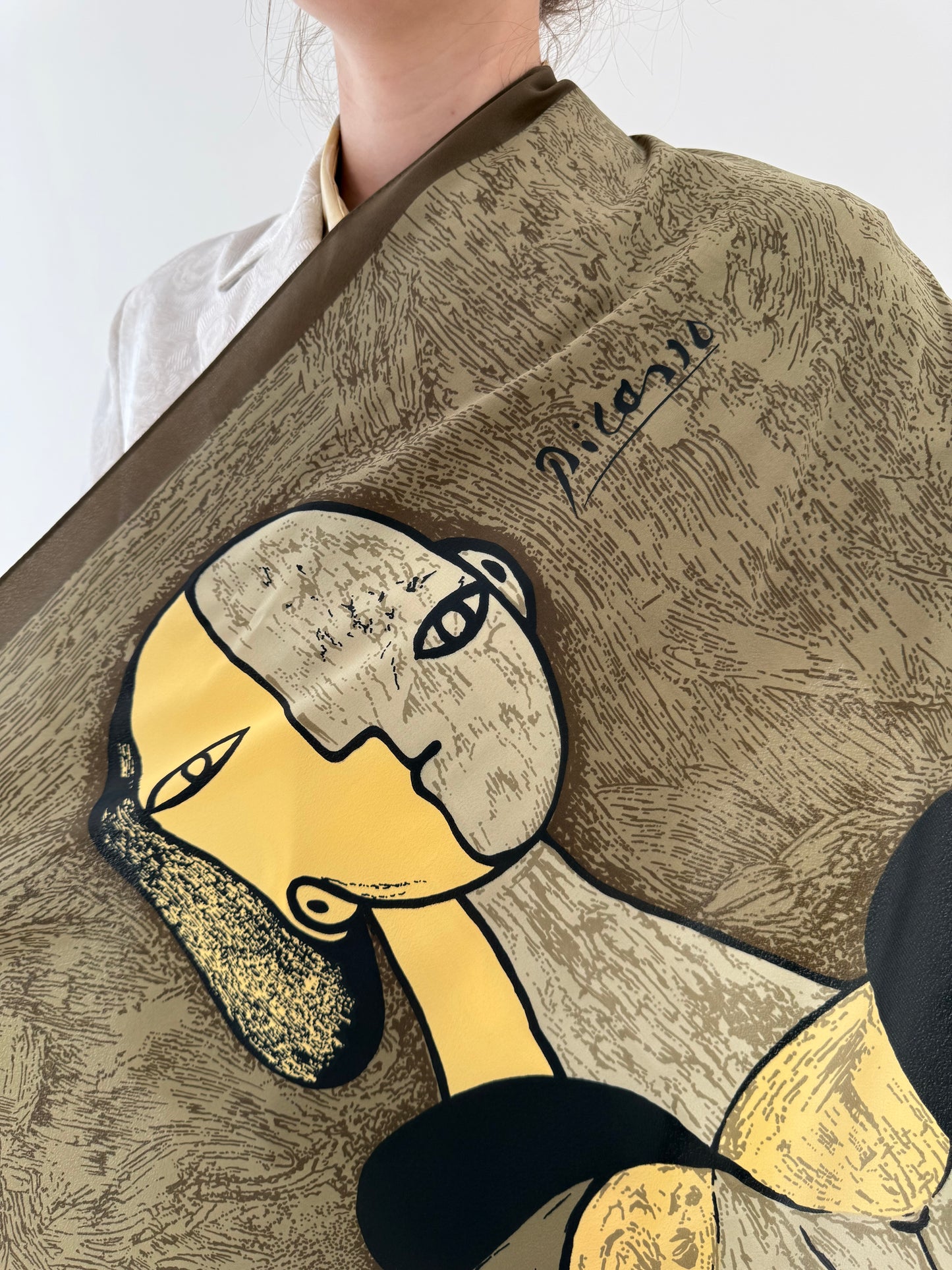 Eșarfă din mătase naturală cu print Picasso