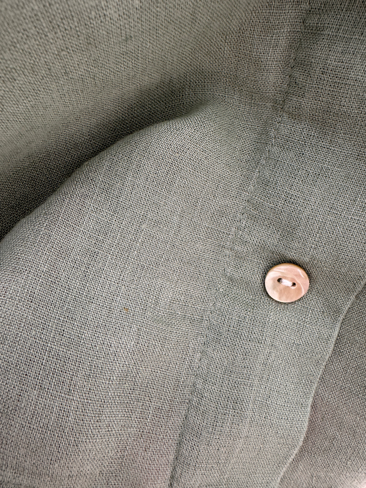 Top Sage green din in premium în croi minimalist lejer