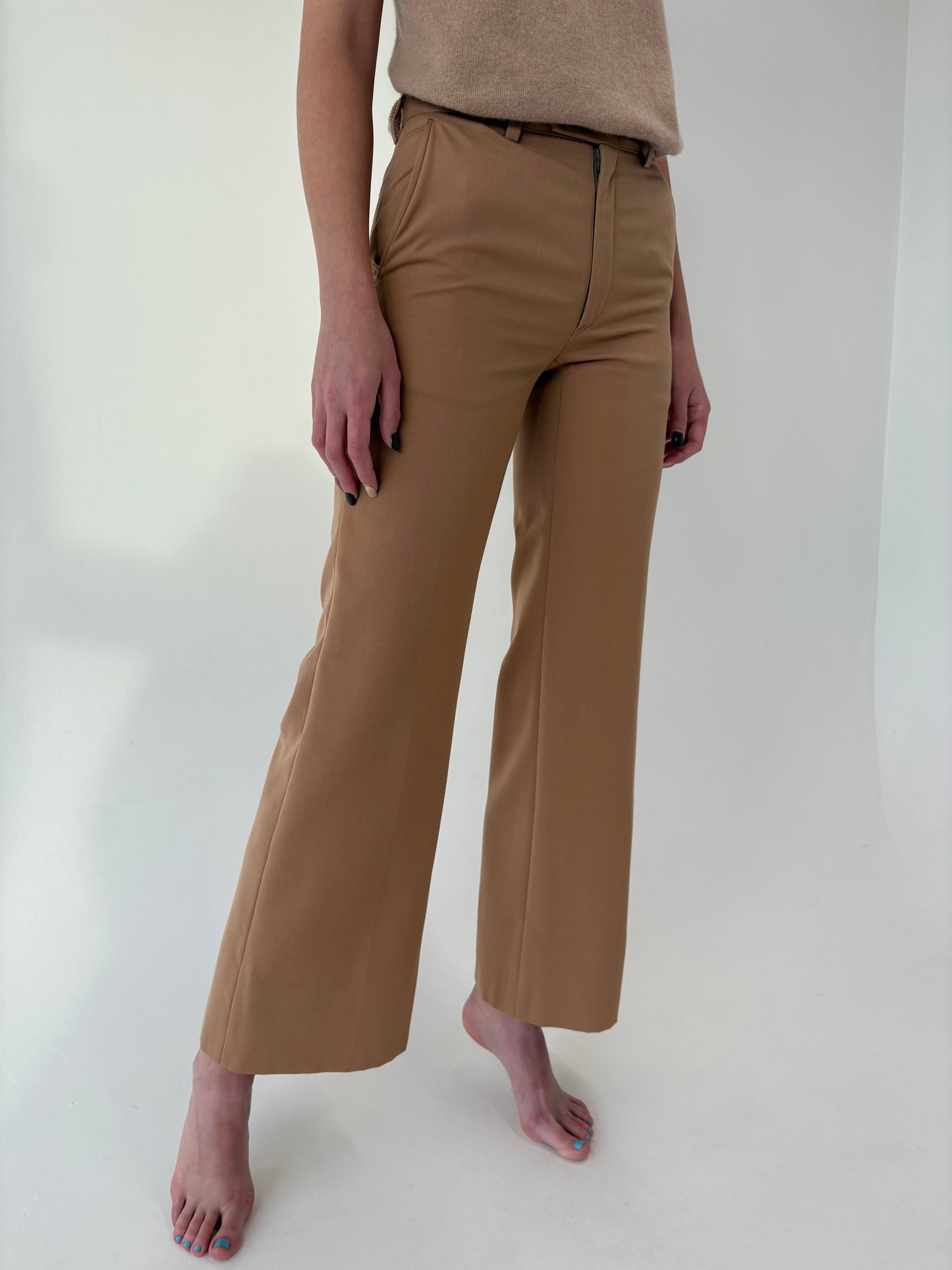 Costum camel din lana extrafina cu sacou în stil Prada si pantaloni evazați