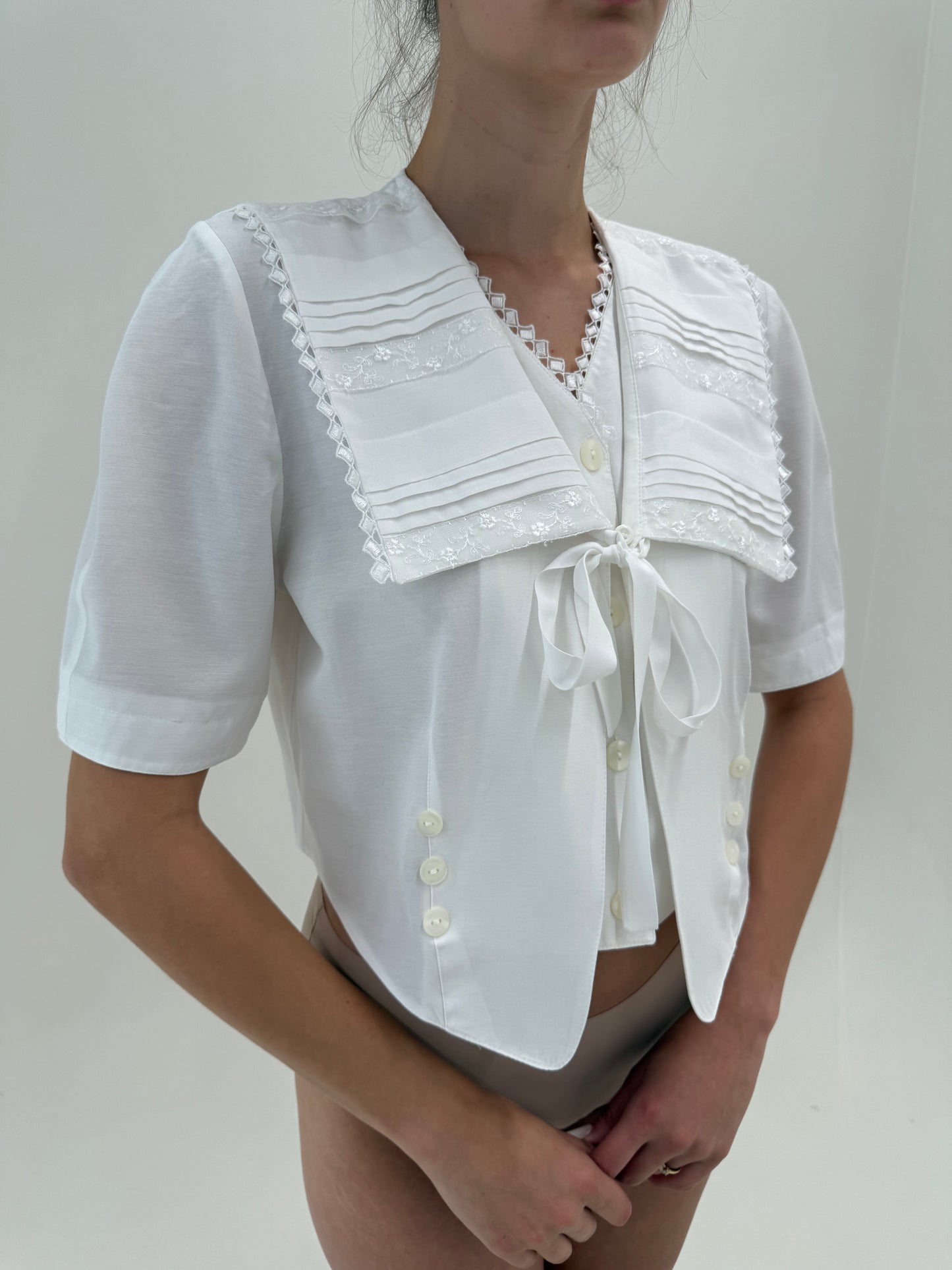 Cămașa vintage italiană cu guler supradimensionat brodat elaborat