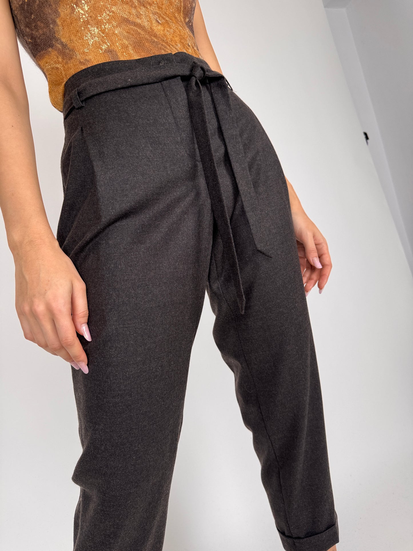 Pantaloni Luxury Madeleine petite dark chocolate din lana extrafina