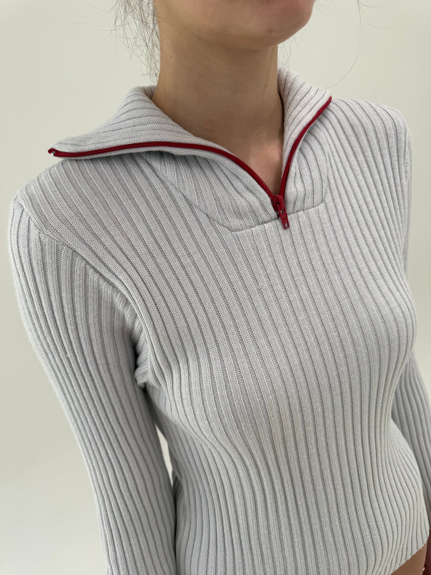 Quarter zip Prada very light blue cu influențe sport