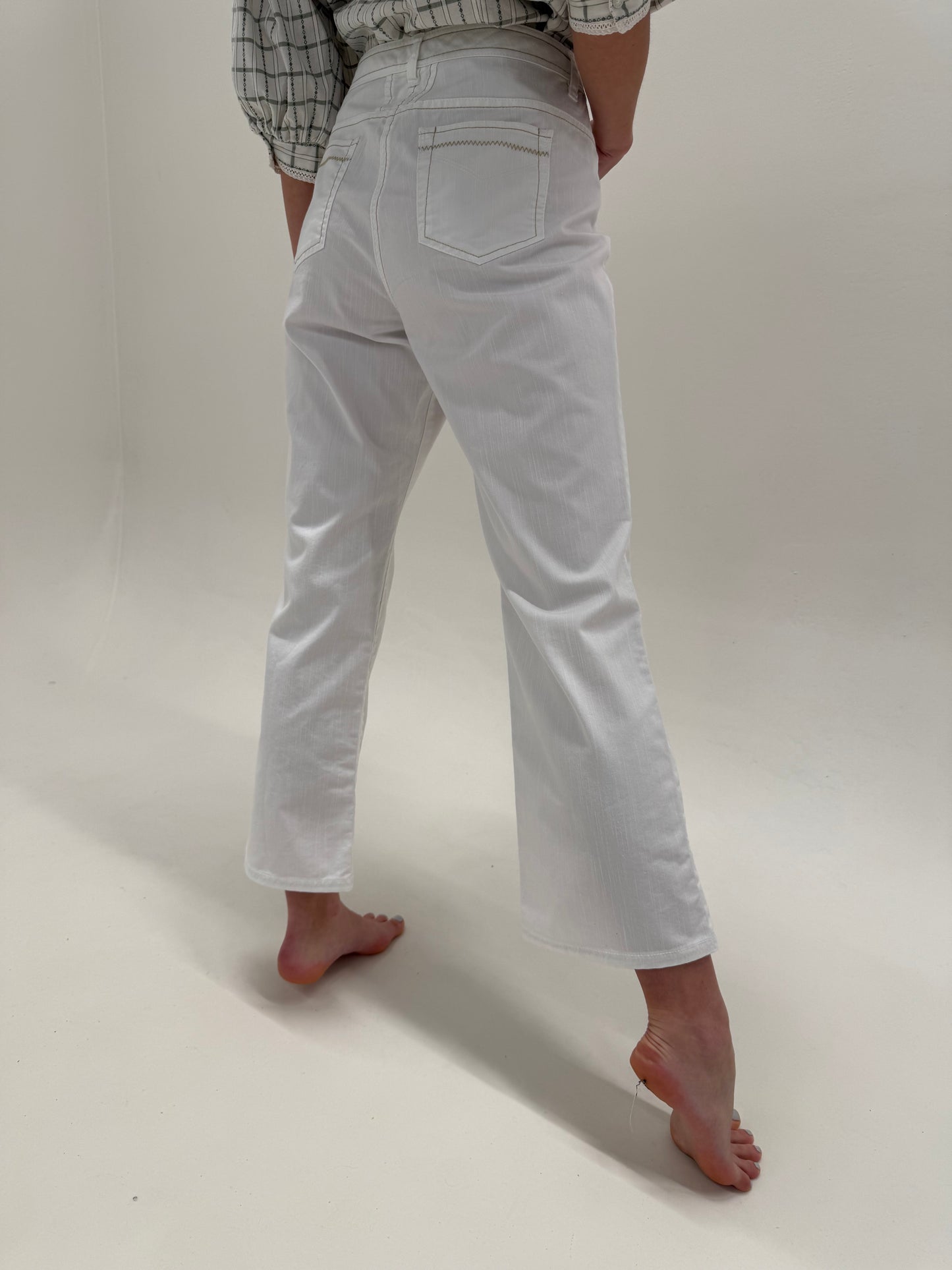 Jeans alb de vară ultra confort modelator în croi clasic