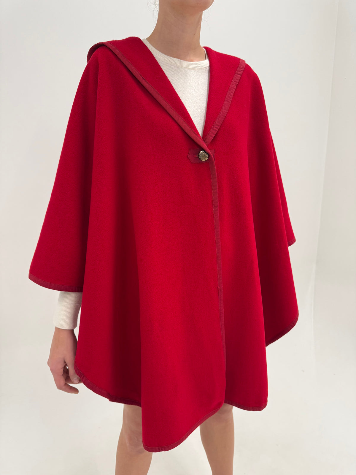 Capa luxury Pierre Cardin tip palton cu glugă cherry red din lana extrafina plină