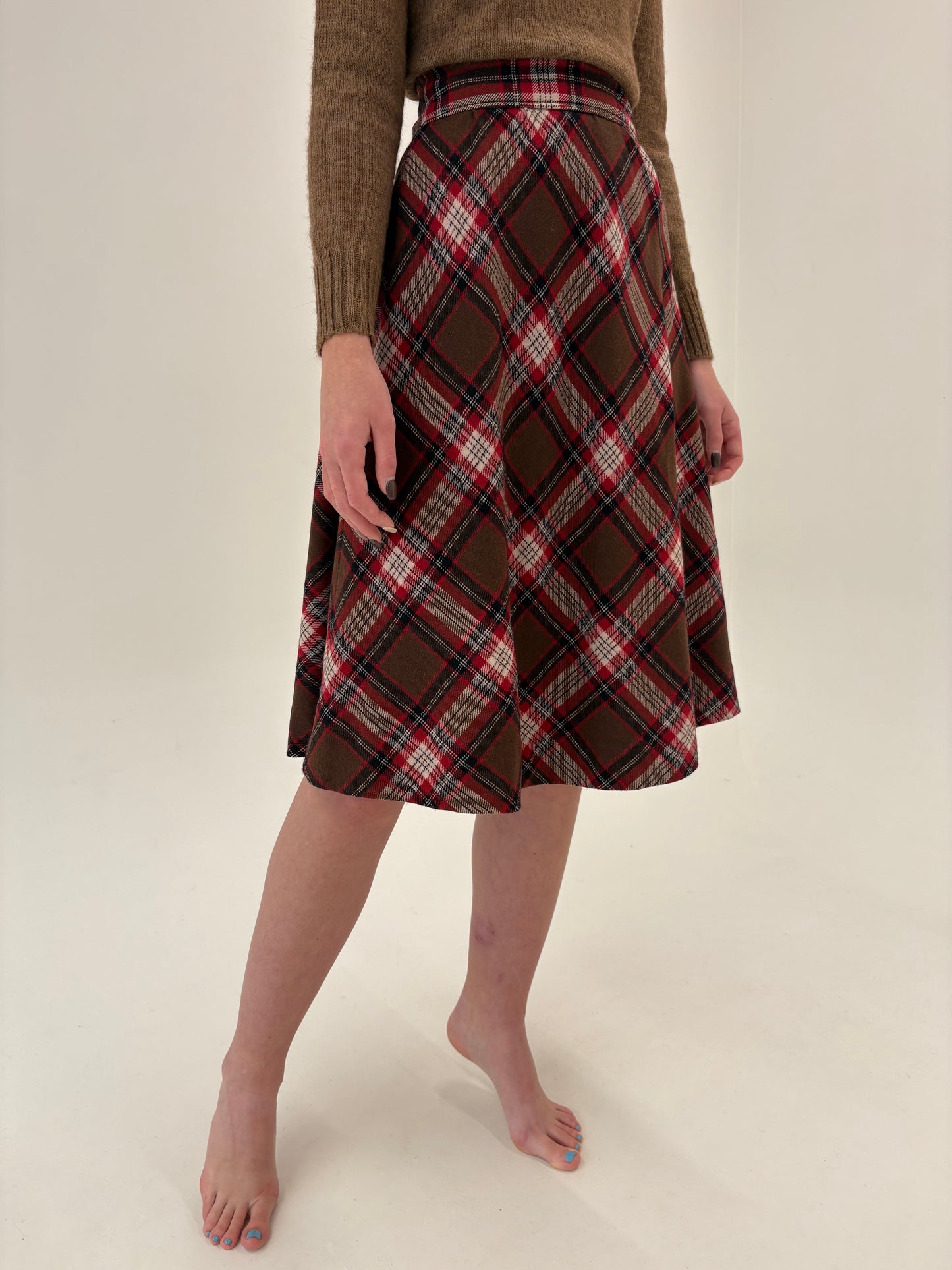 Fustă chocolate brown din Tartan cu talie ultra înaltă marcată