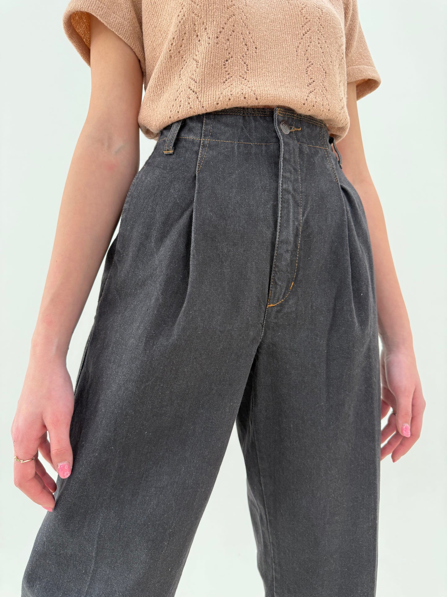 Jeans vintage în croi ultra ultra chic super revenit în trend barrel cu pense