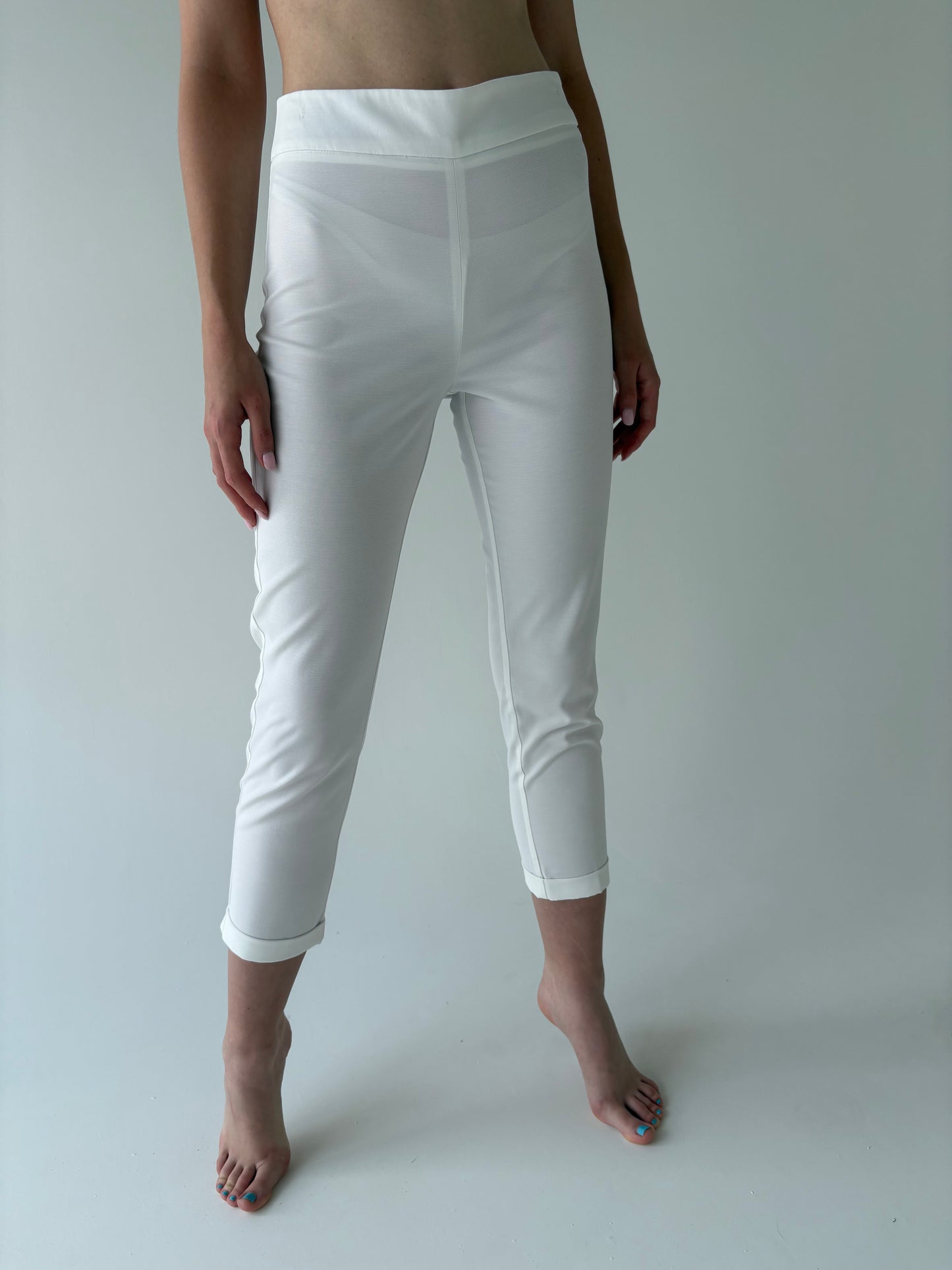 Pantaloni petite din poplin de bumbac ușor satinat texturat cu dungi