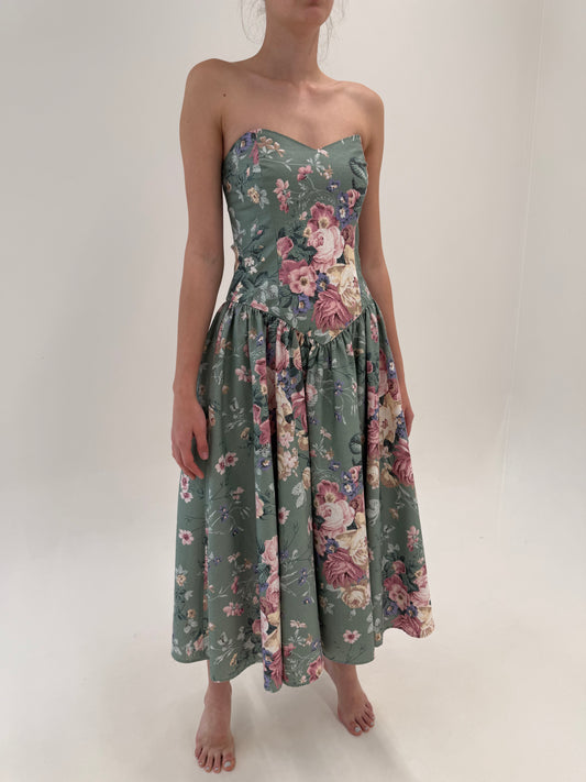 Rochie vintage maxi în croi de ani 50 cu corset și culori superbe