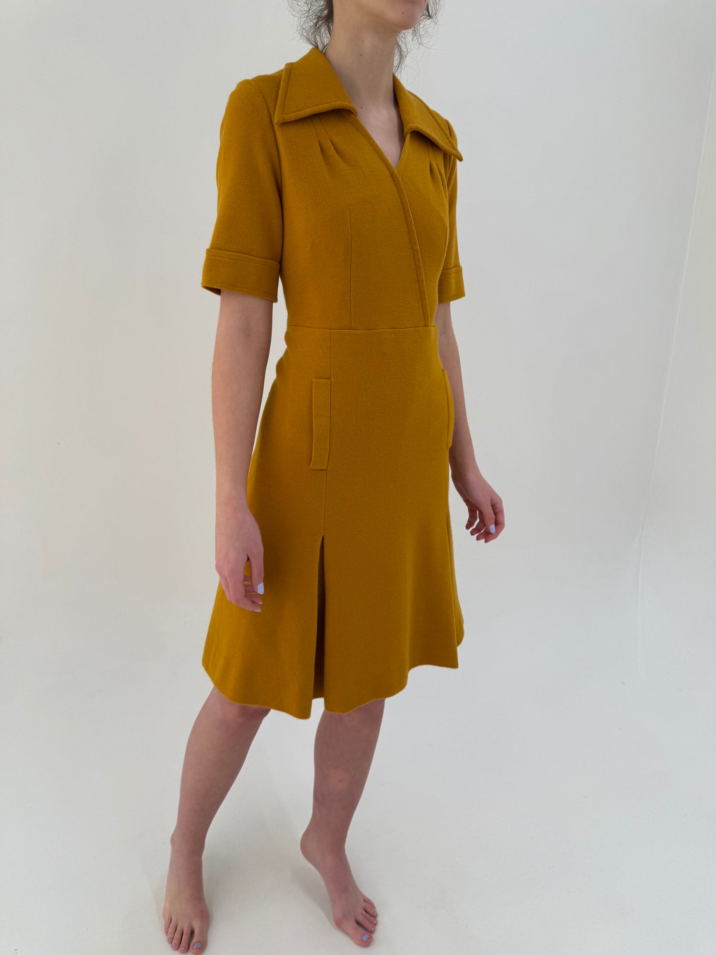 Rochie vintage mustard yellow din lana extrafina cu talie ultra înaltă marcată