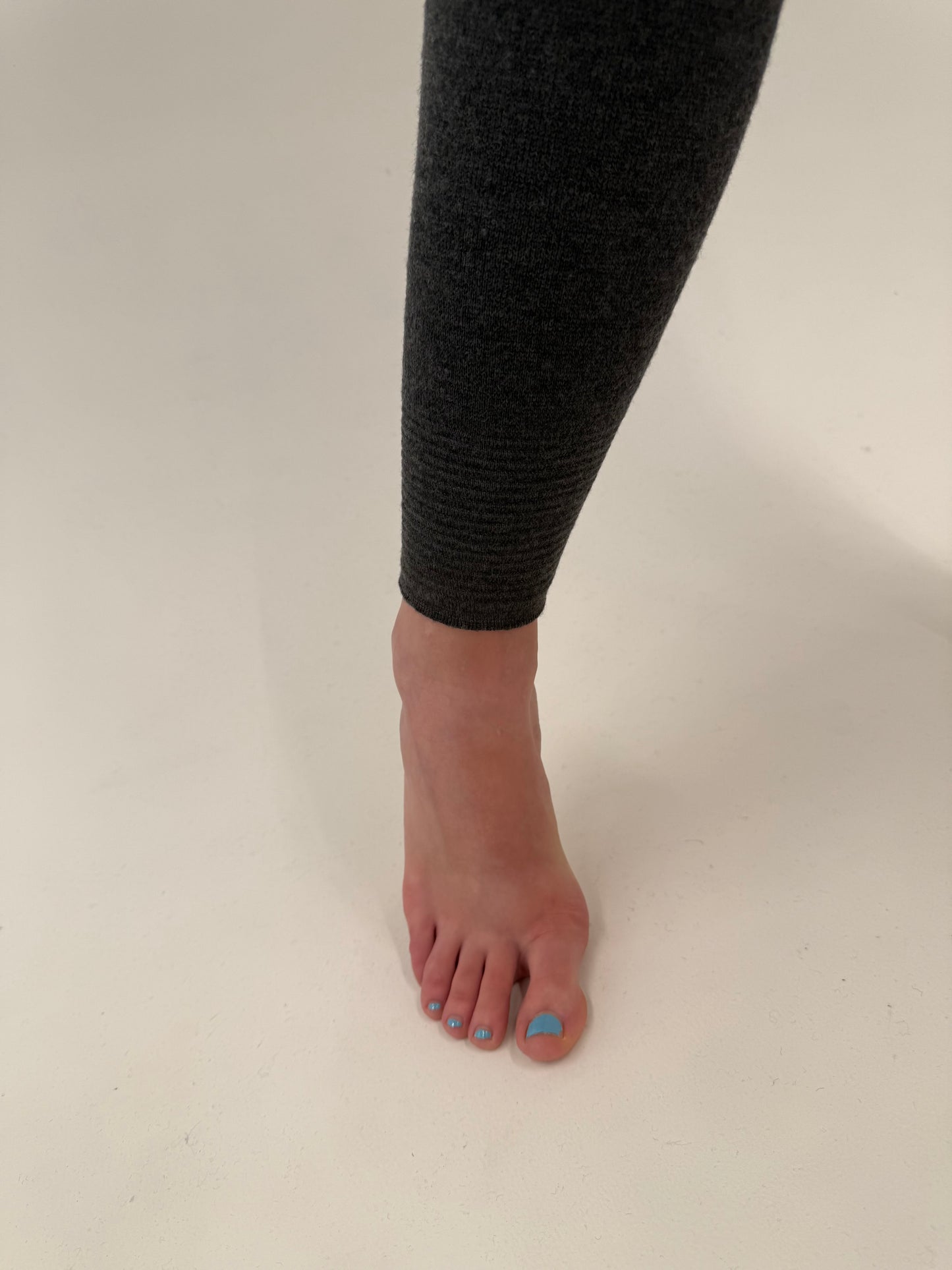 Pantaloni skinny fit cu talie ultra ultra înaltă din lana merino de gramaj mare