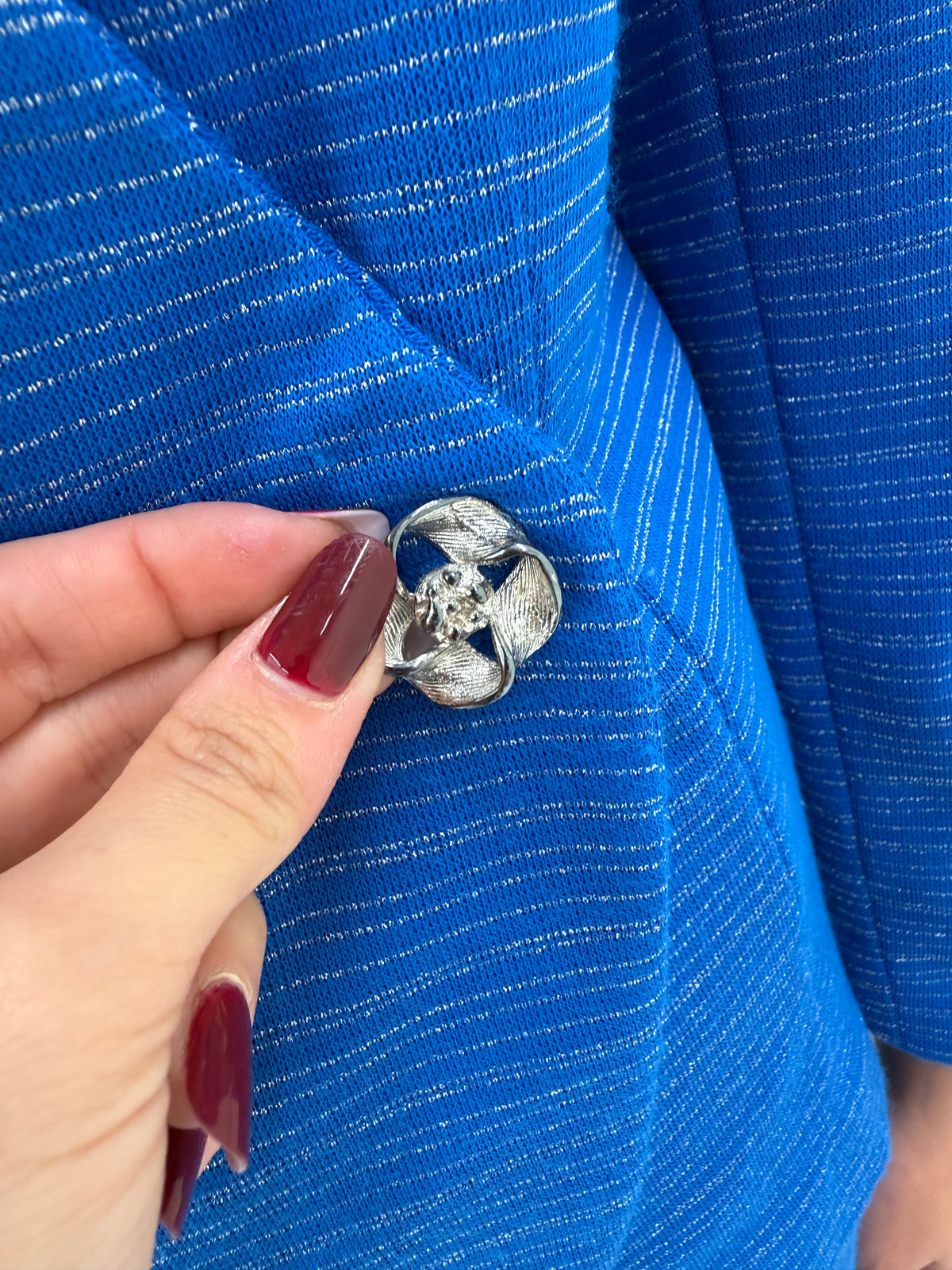 Set vintage cu influențe asiatice din tricot albastru ciel cu inserții fine de lurex argintiu