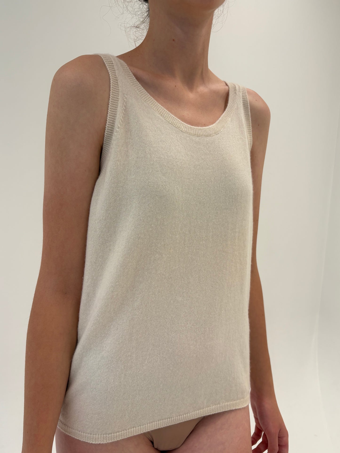 Top de brand luxury din cașmir butter white