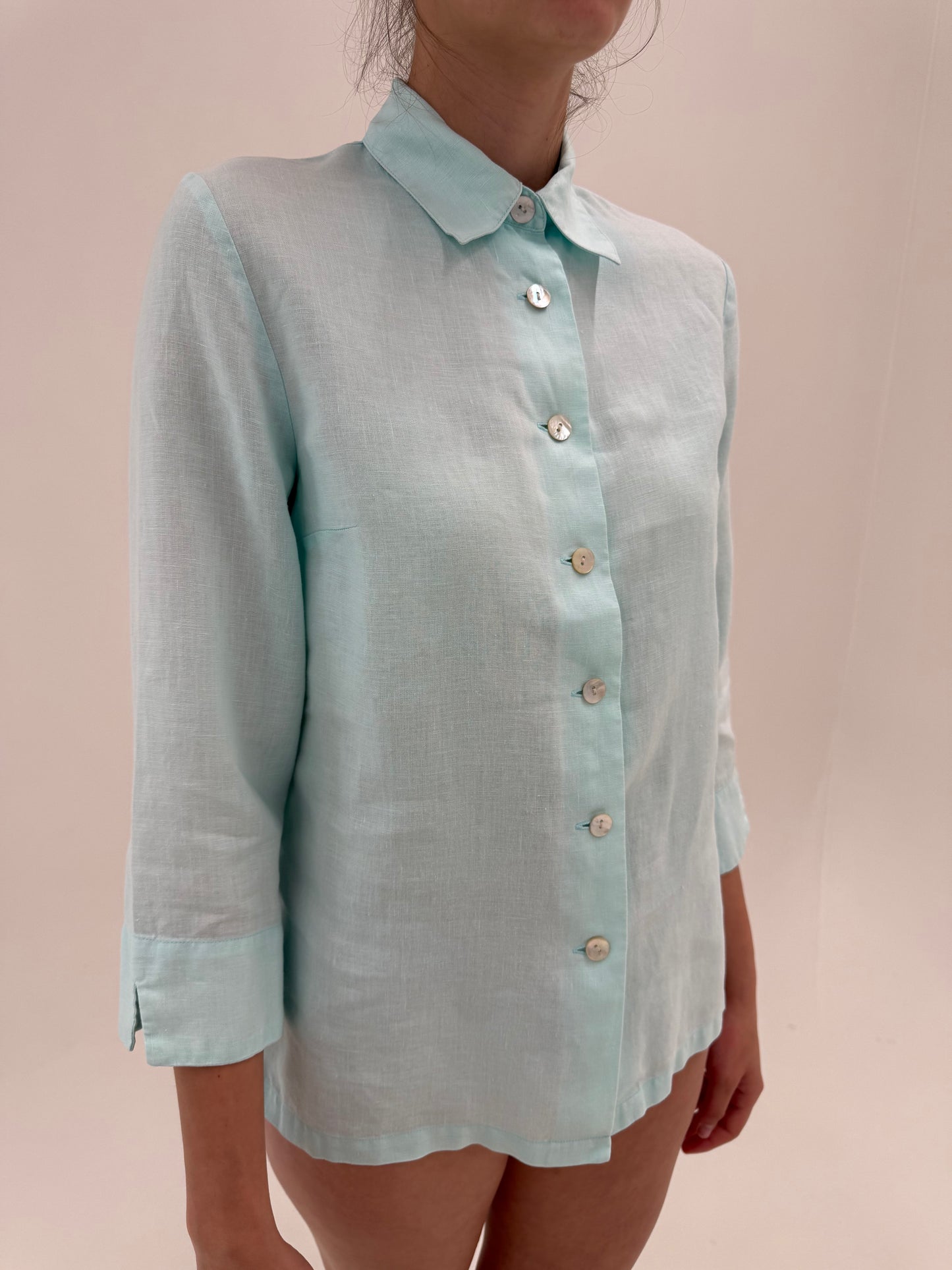 Cămașa mint green din in premium cu nasturi mother of pearl