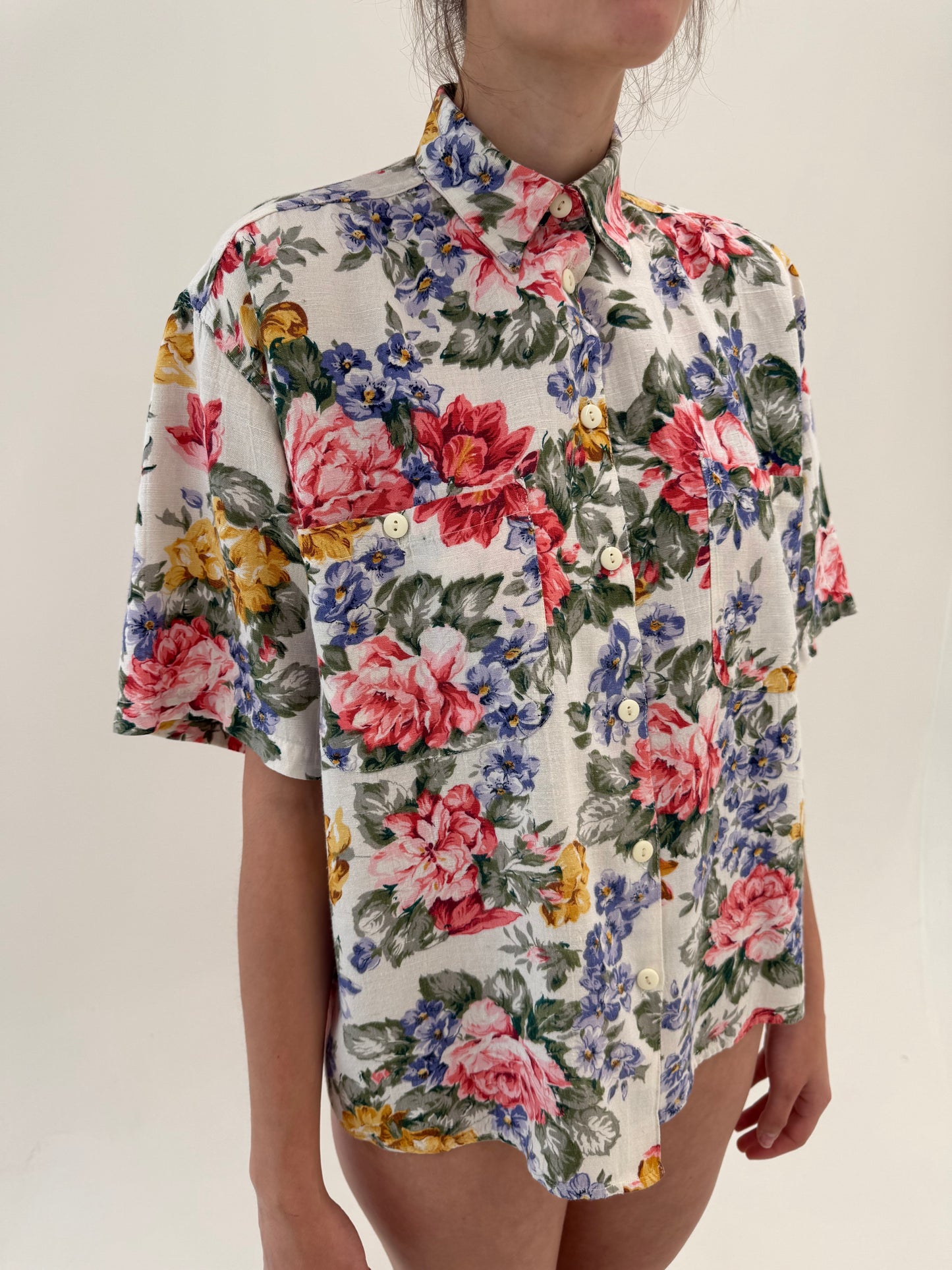 Cămașa vintage din pânză cu print floral superb