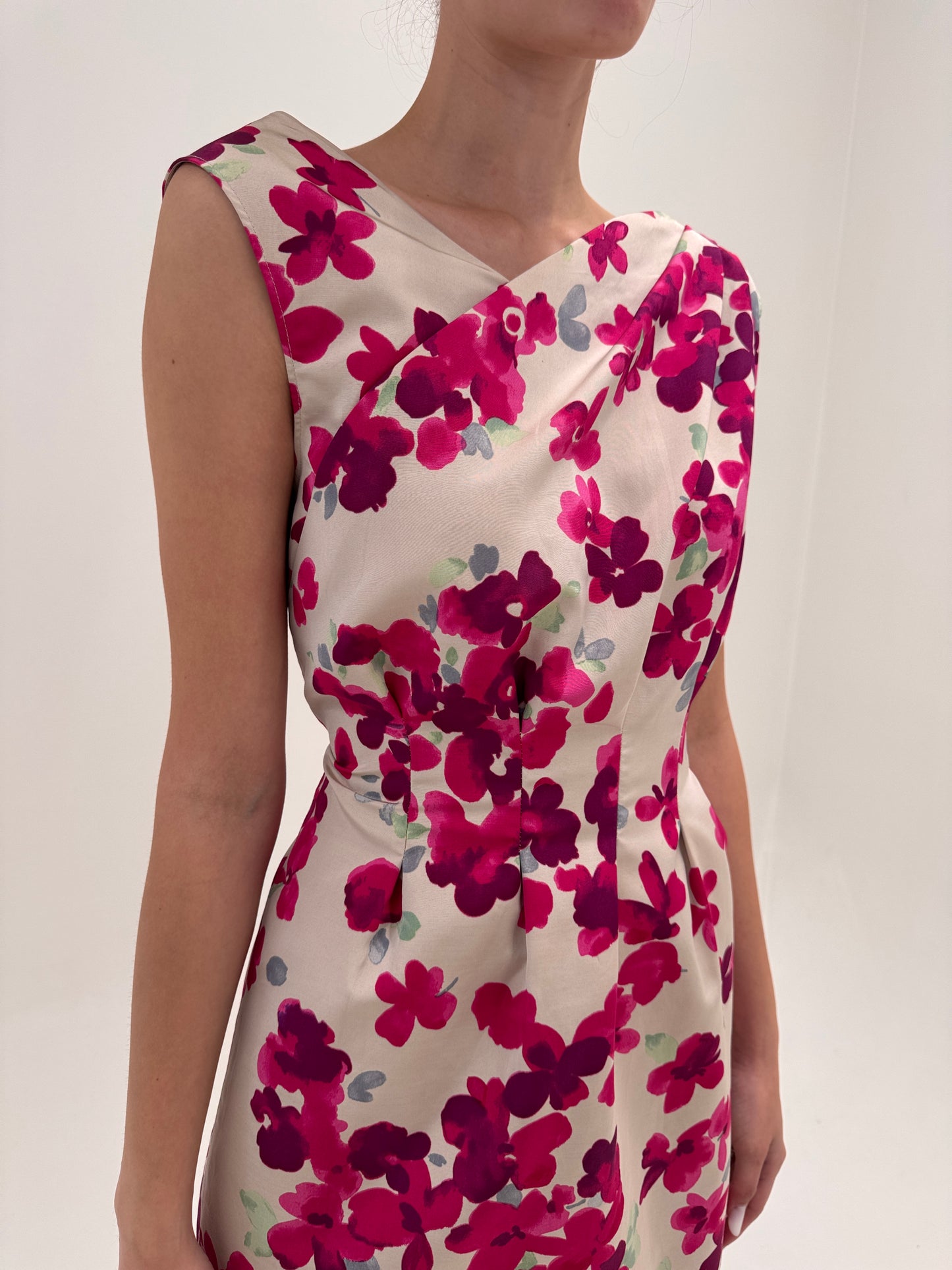 Rochie Moschino de la business la cocktail din faille 50% mătase naturală