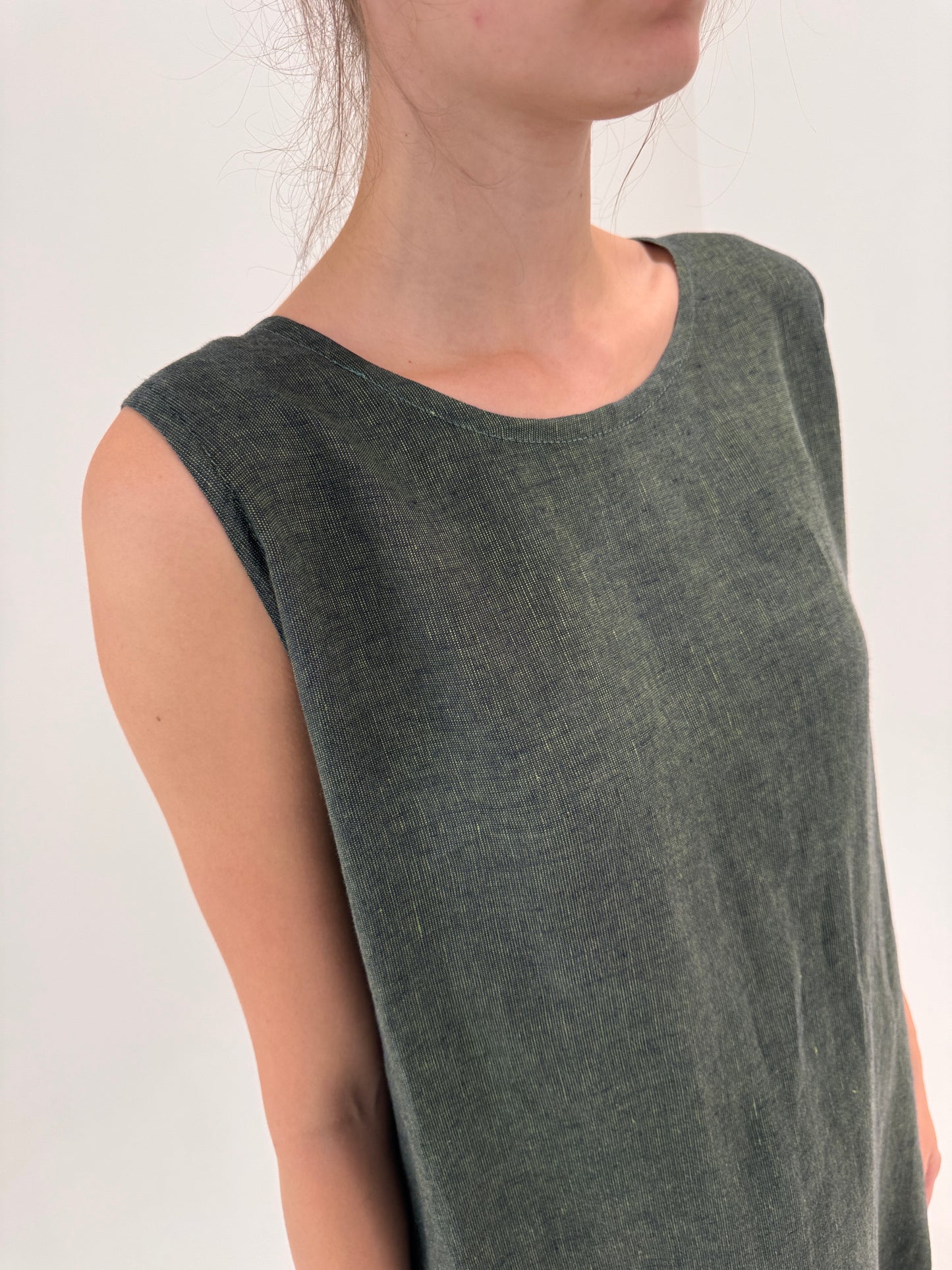 Rochie maxi dark green din pânză excepțională de in în croi chic