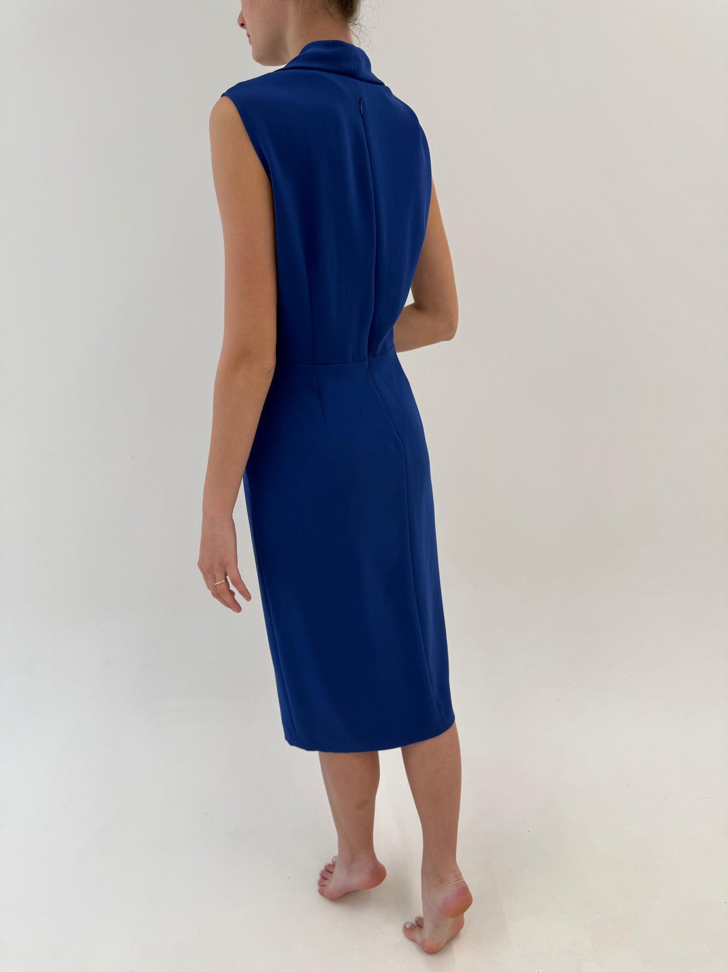 Rochie Max Mara de la business la cocktail albastru regal