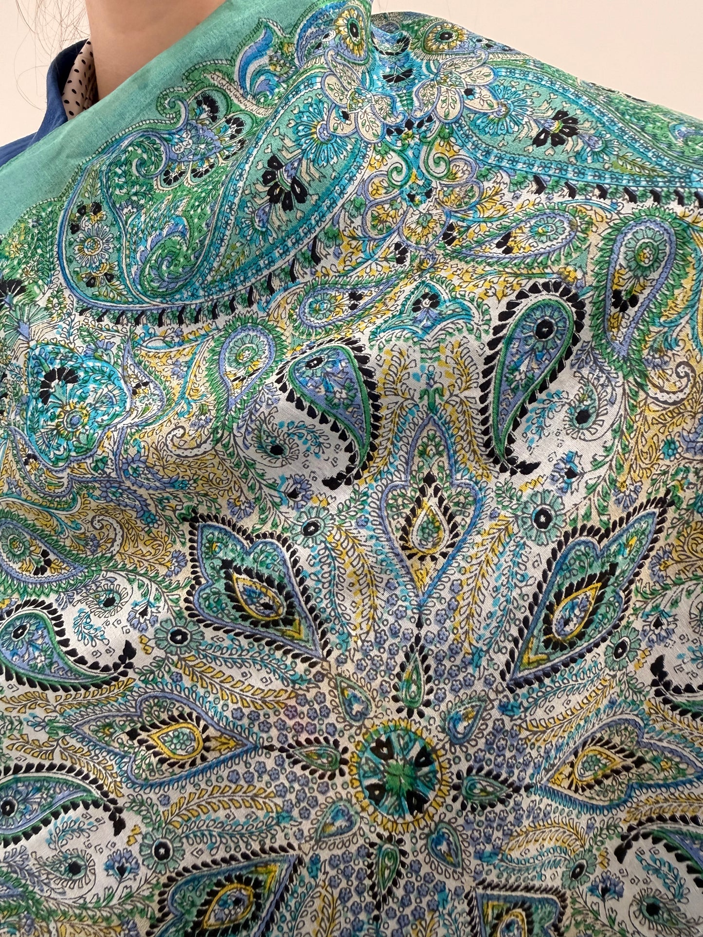 Eșarfă din mătase naturală cu print paisley