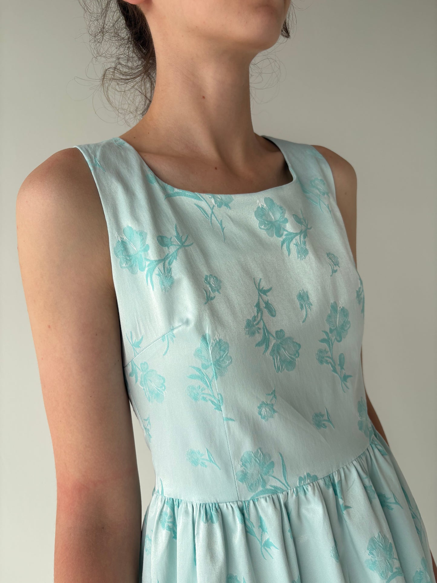 Rochie mini din jacquard de vară subțire modelator
