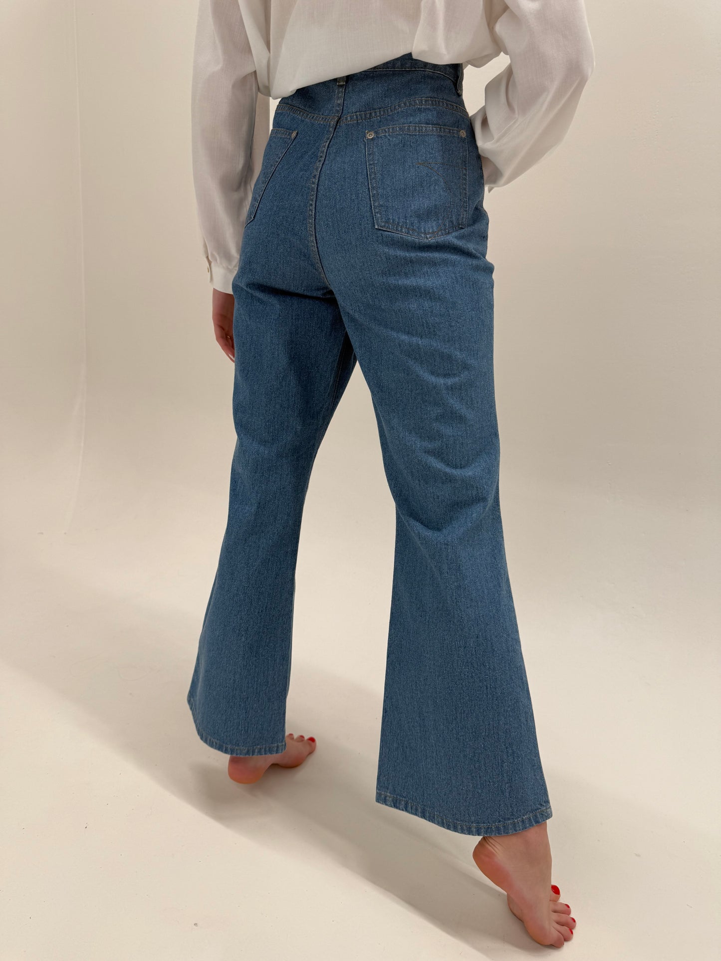 Jeans vinatge tall ușor evazați classic wash cu talie ultra înaltă