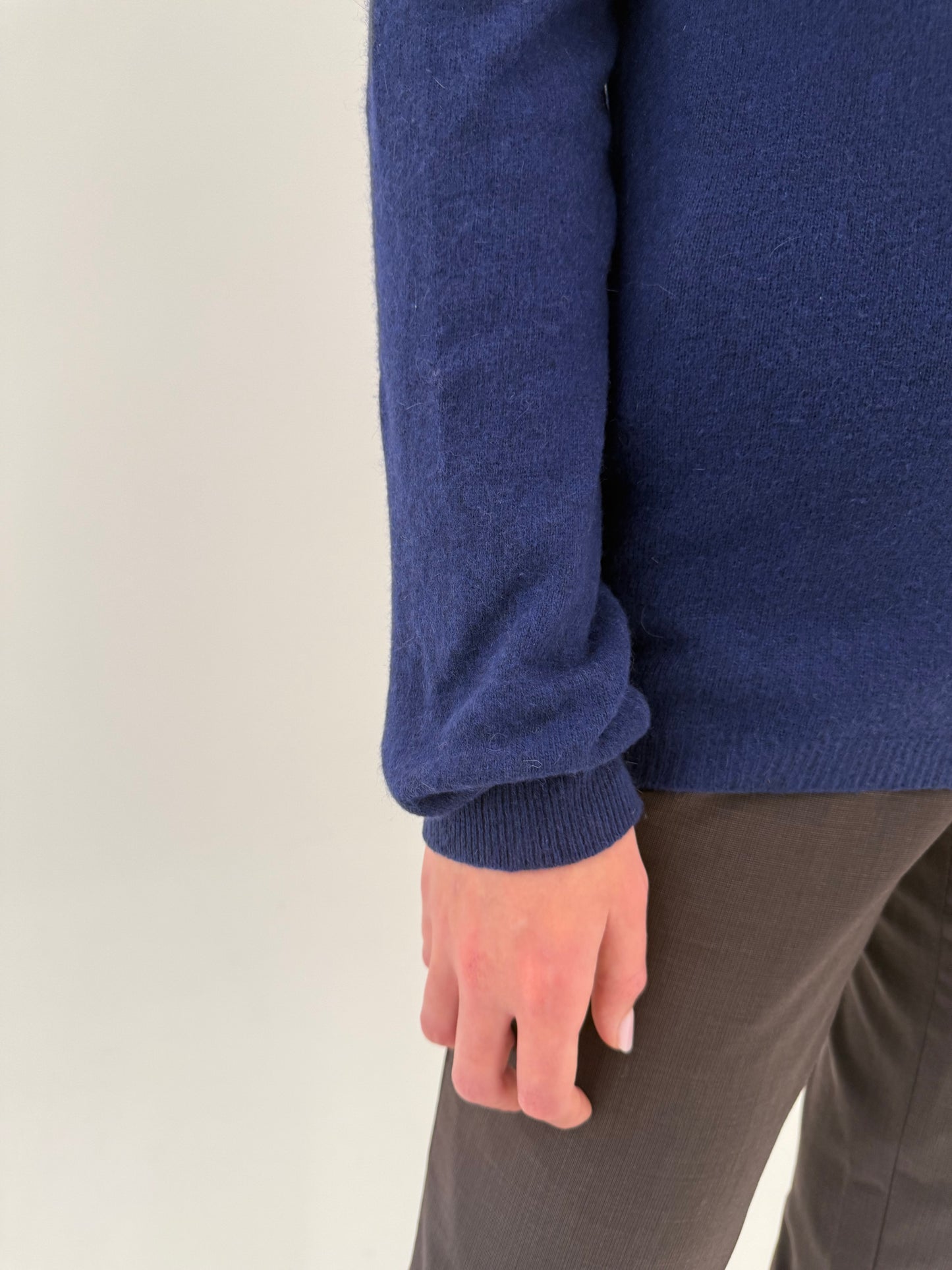 Cardigan albastru cerneală din lana extrafina de gramaj mare