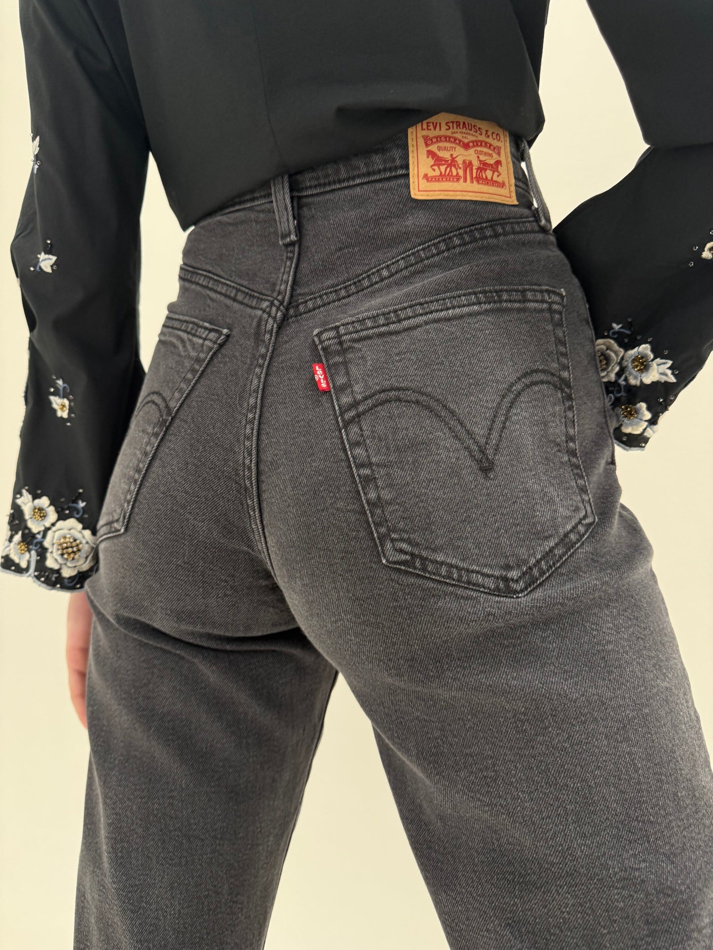 Jeans Levi’s Ribcage straight ankle modelatori cu talie ultra înaltă