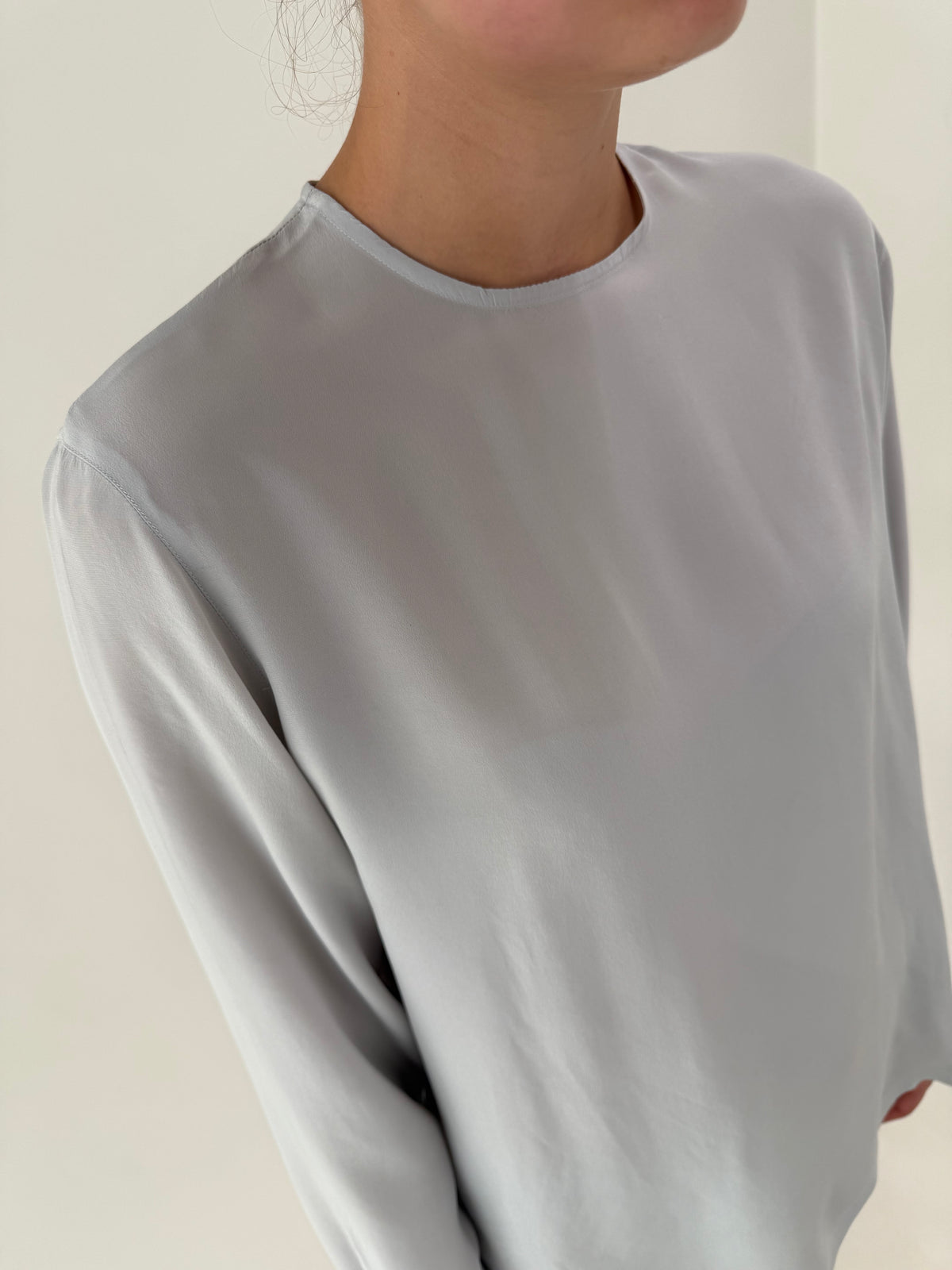 Cămașa Emporio Armani din mătase naturală silver gray