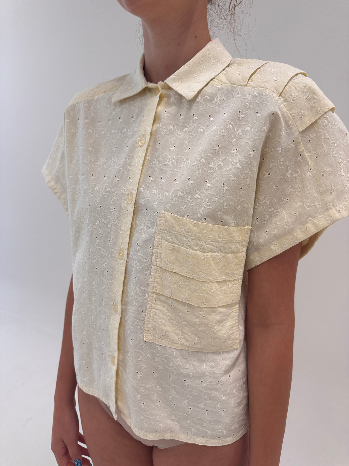Cămașa vintage în croi retro modern din bumbac luxury integral cu broderie anglaise