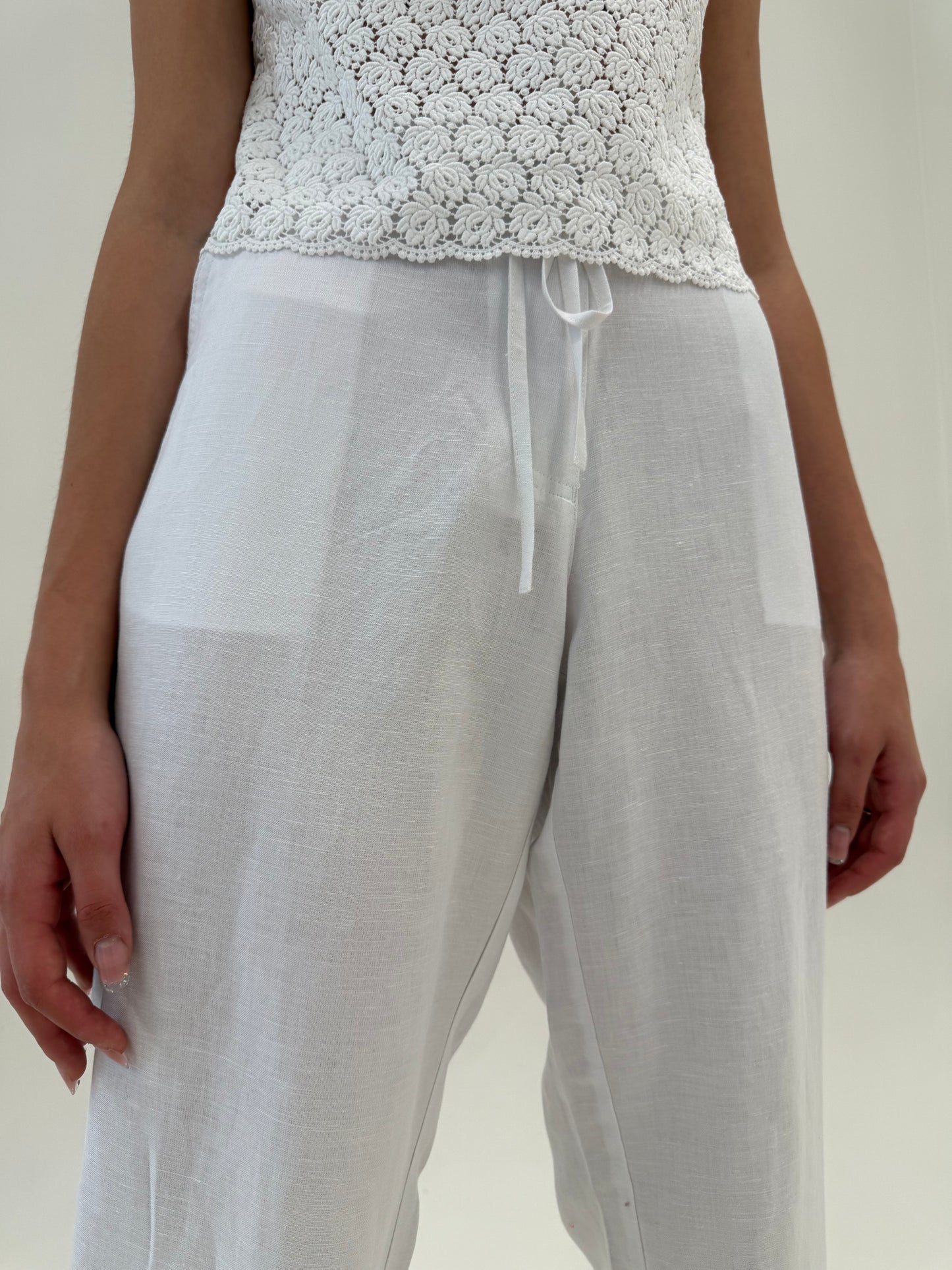 Pantaloni tall in croi drept noi cu etichetă din pânză de in și vascoza